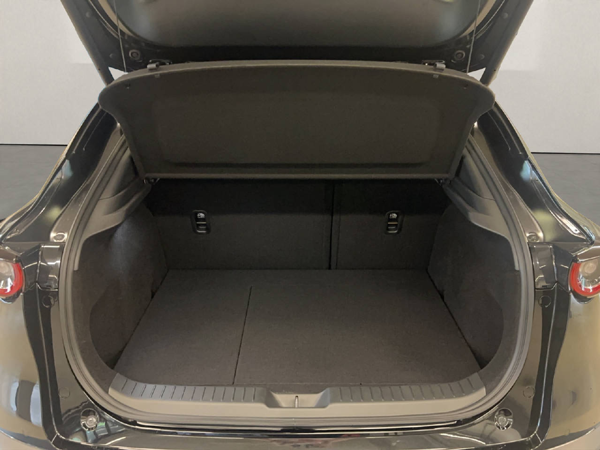 listing desktop thumbnail image 4