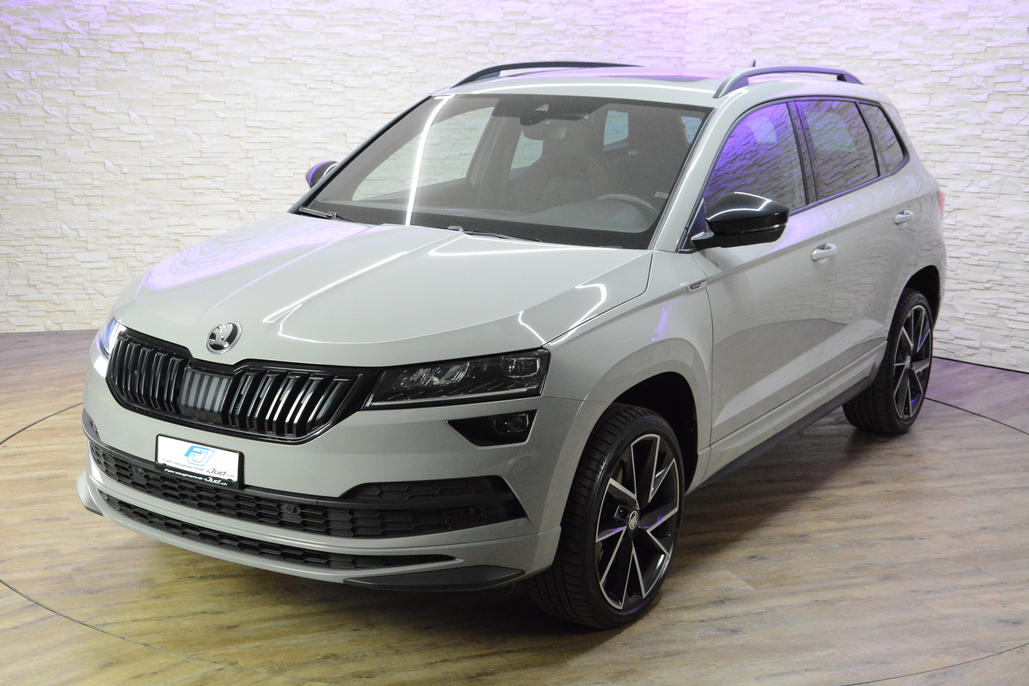 listing desktop thumbnail image 6