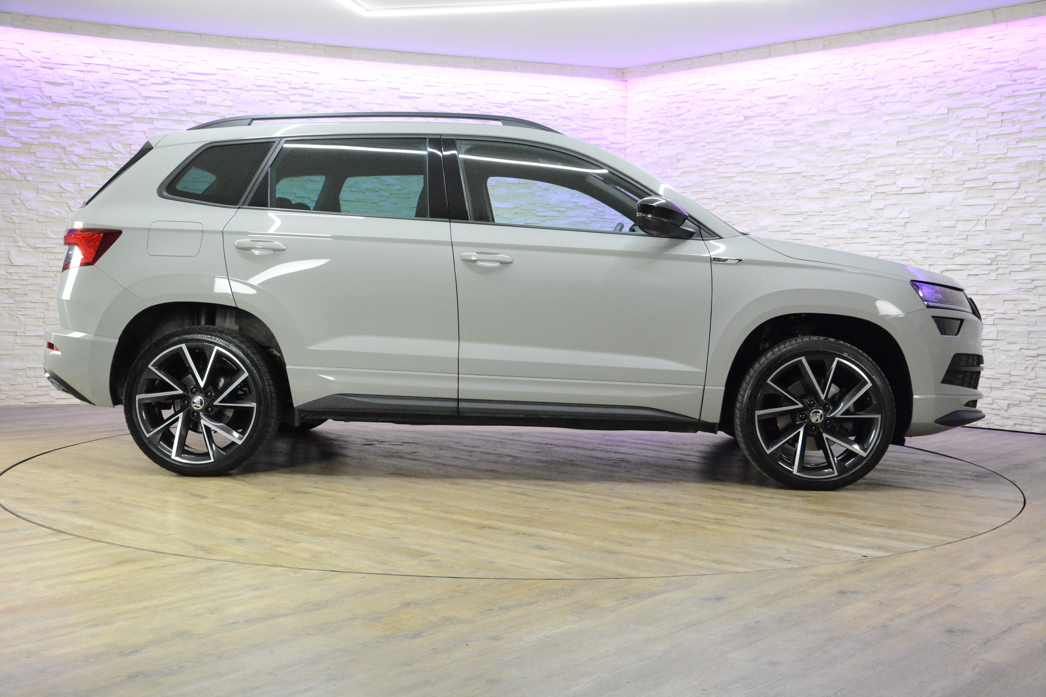 listing desktop thumbnail image 3