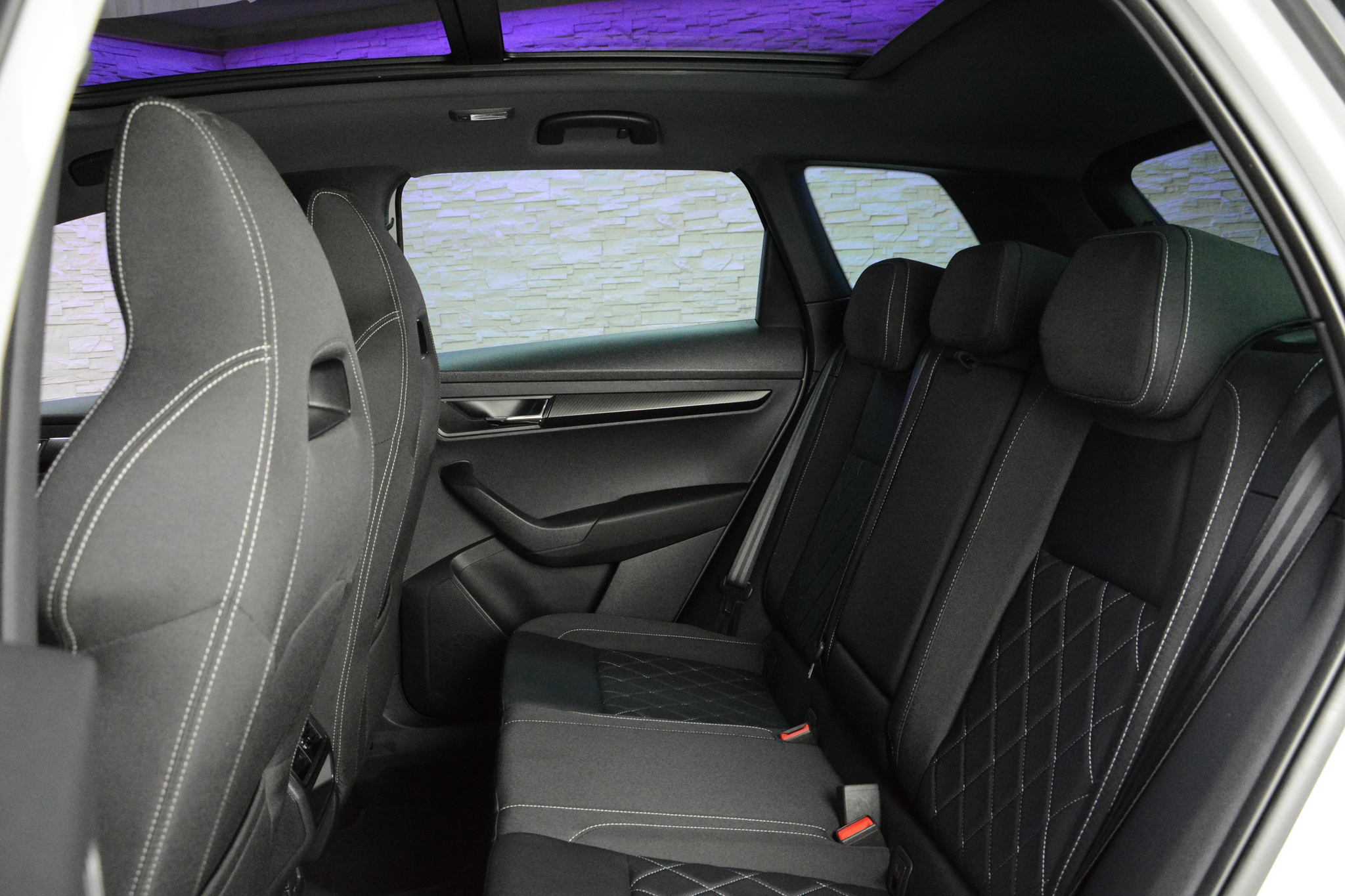 listing desktop thumbnail image 9