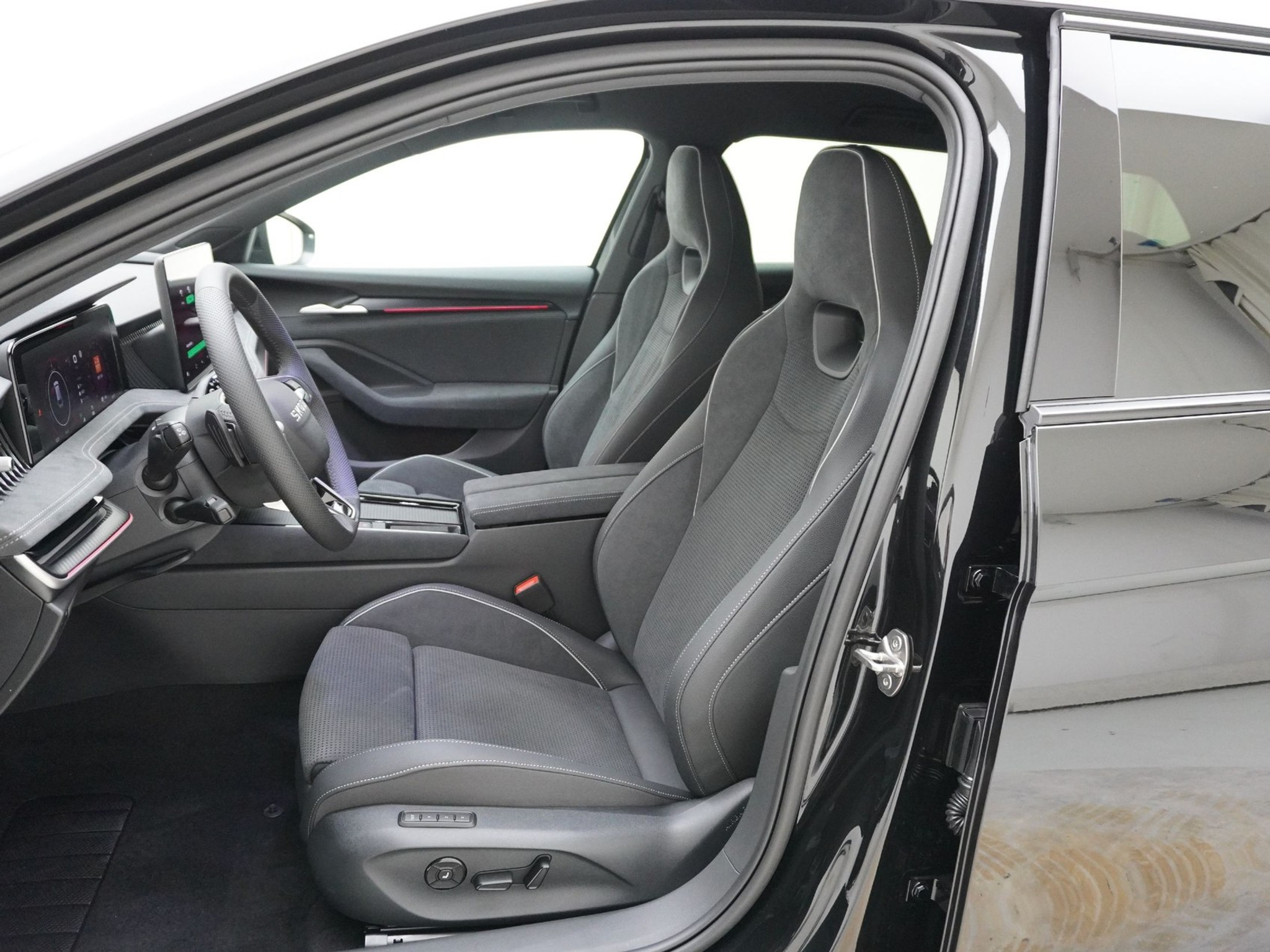 listing desktop thumbnail image 12