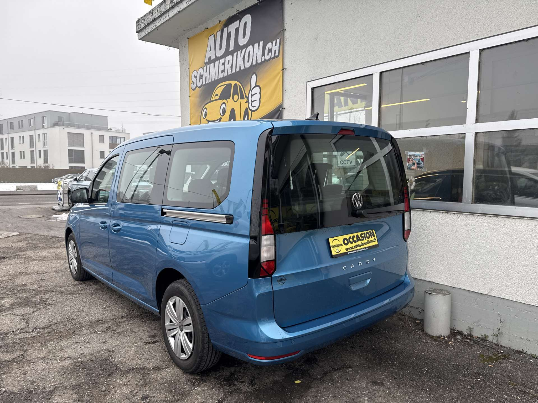 listing desktop thumbnail image 2