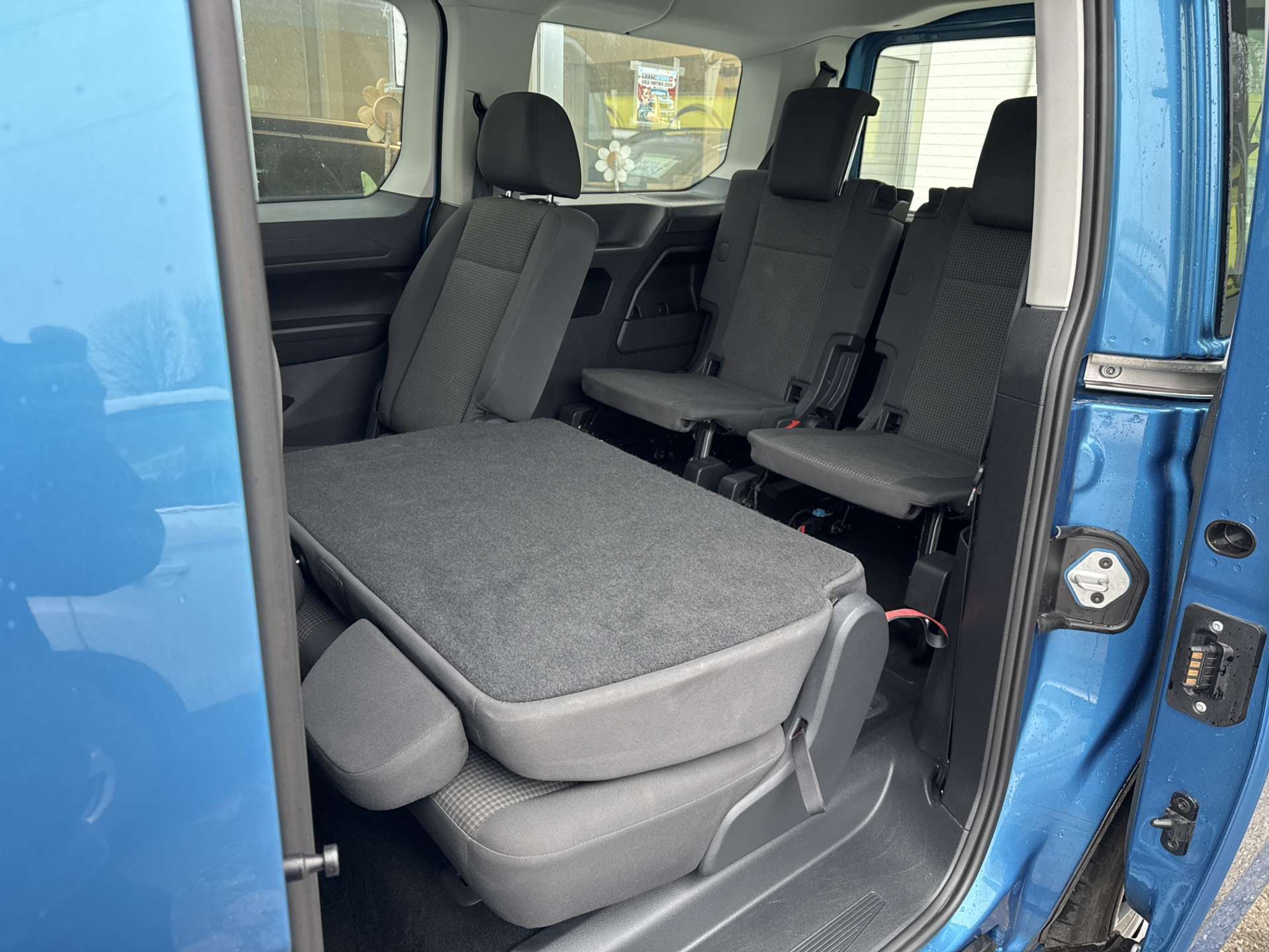 listing desktop thumbnail image 13