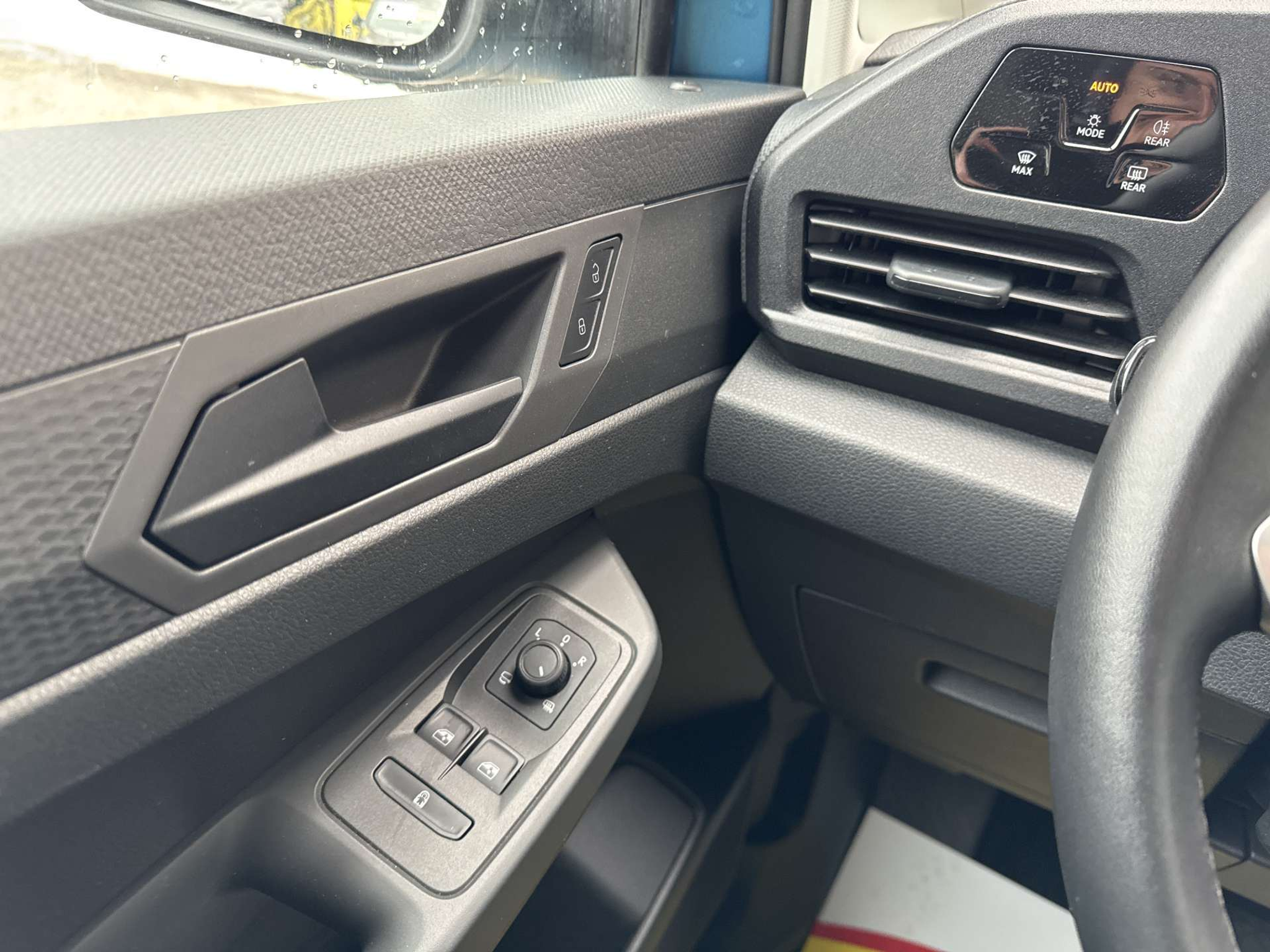 listing desktop thumbnail image 15