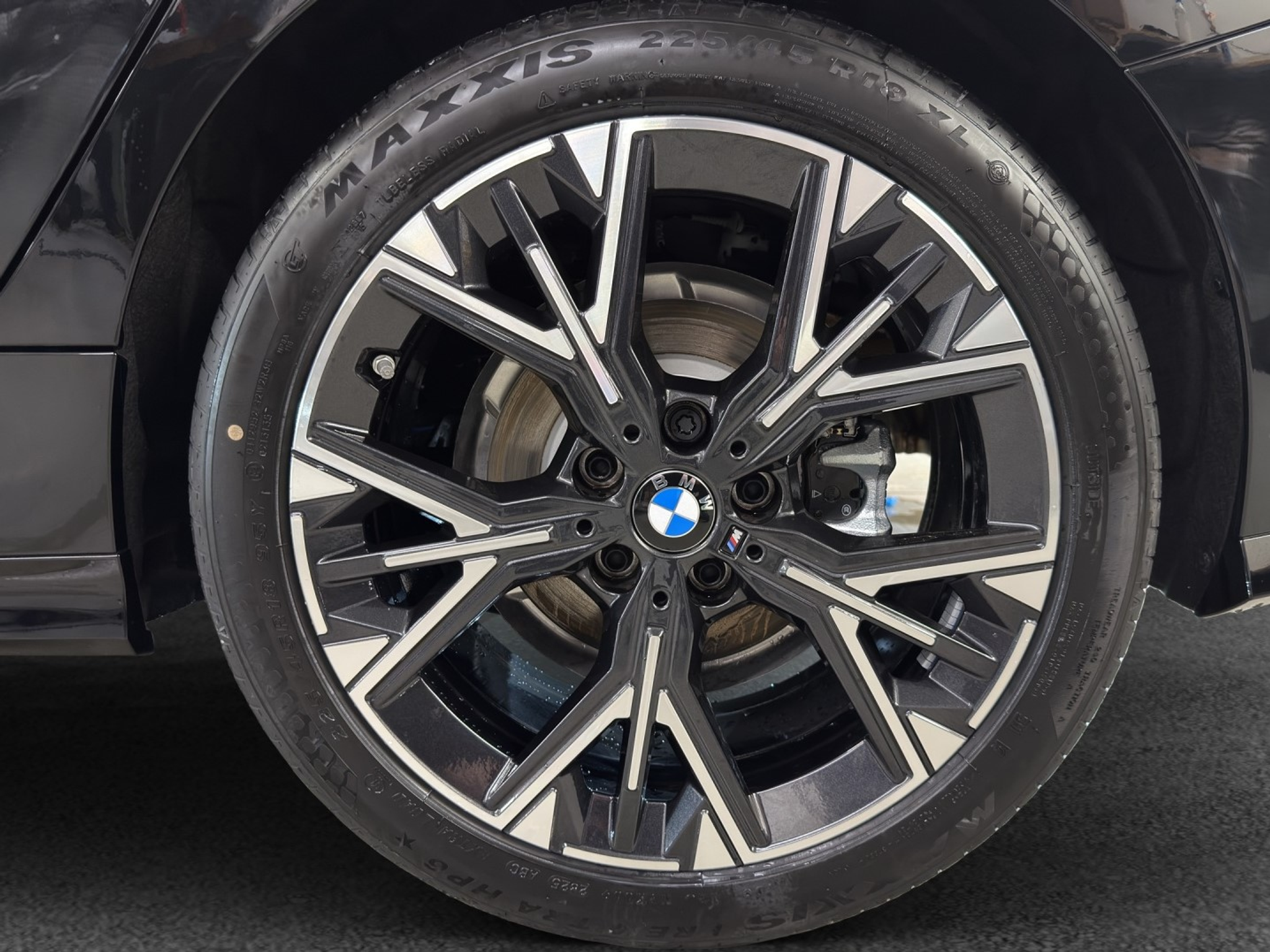 listing desktop thumbnail image 9