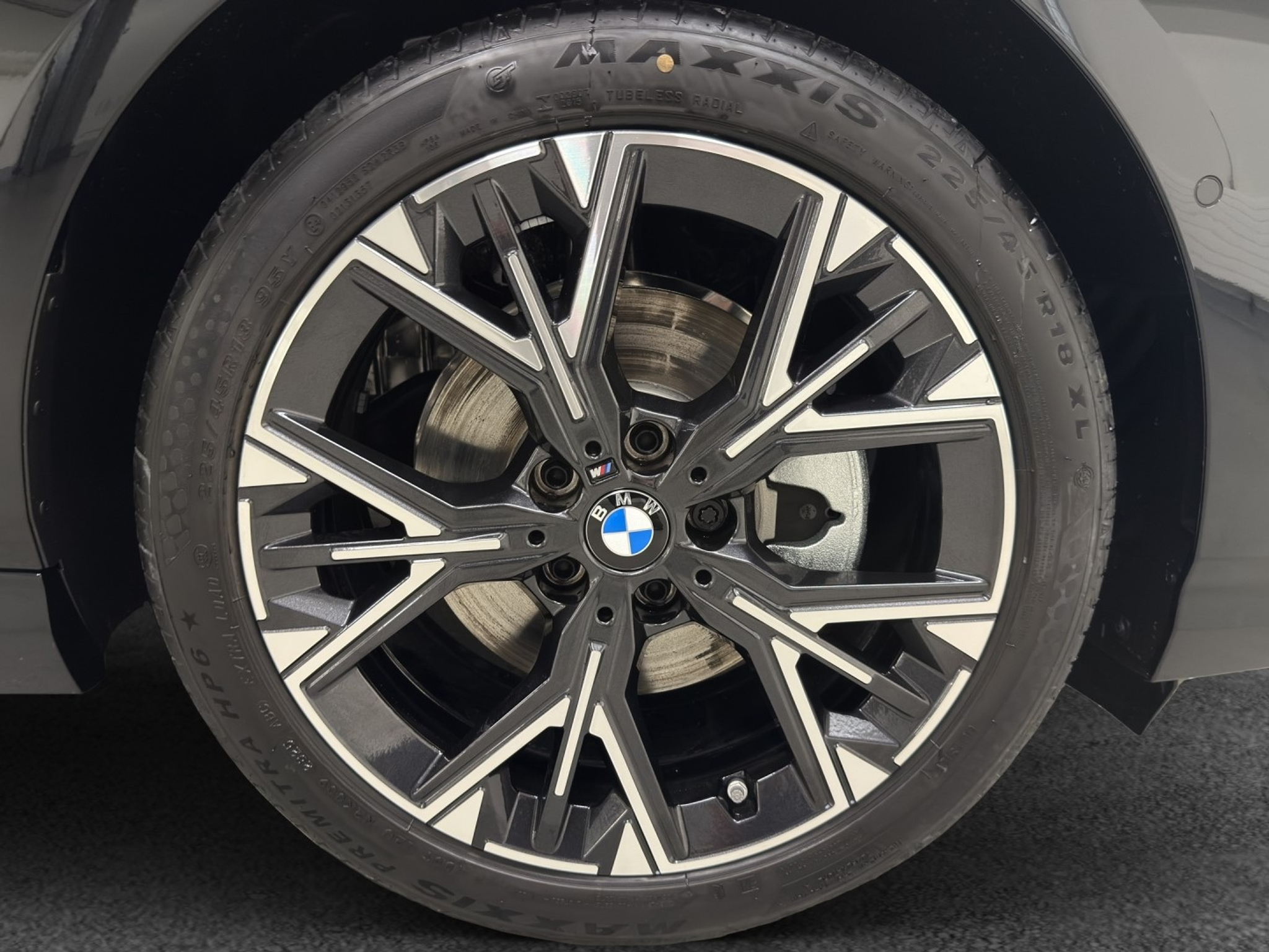 listing desktop thumbnail image 11