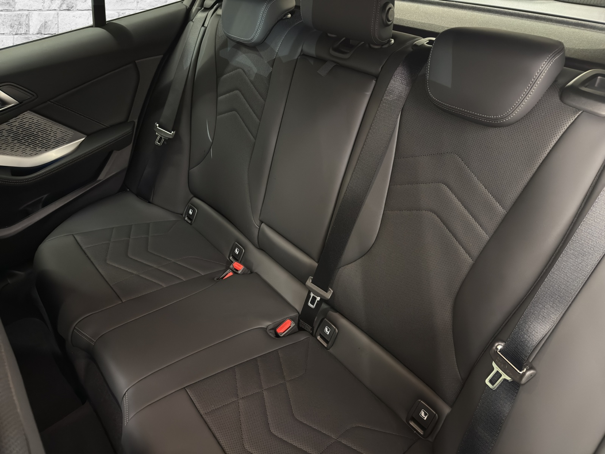 listing desktop thumbnail image 15