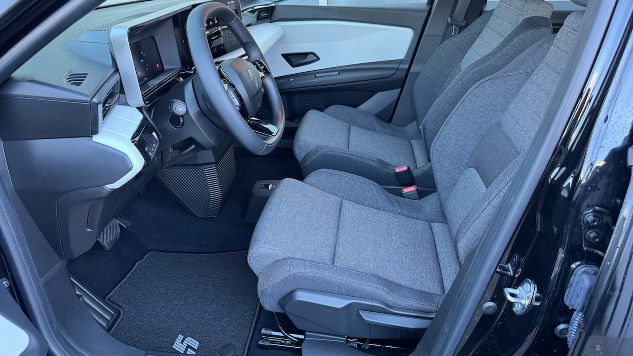 listing desktop thumbnail image 14