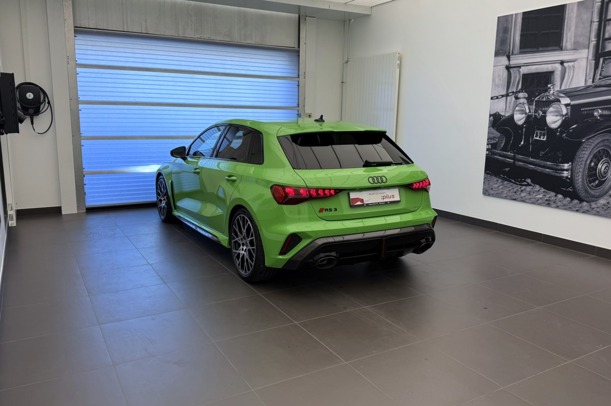 listing desktop thumbnail image 25