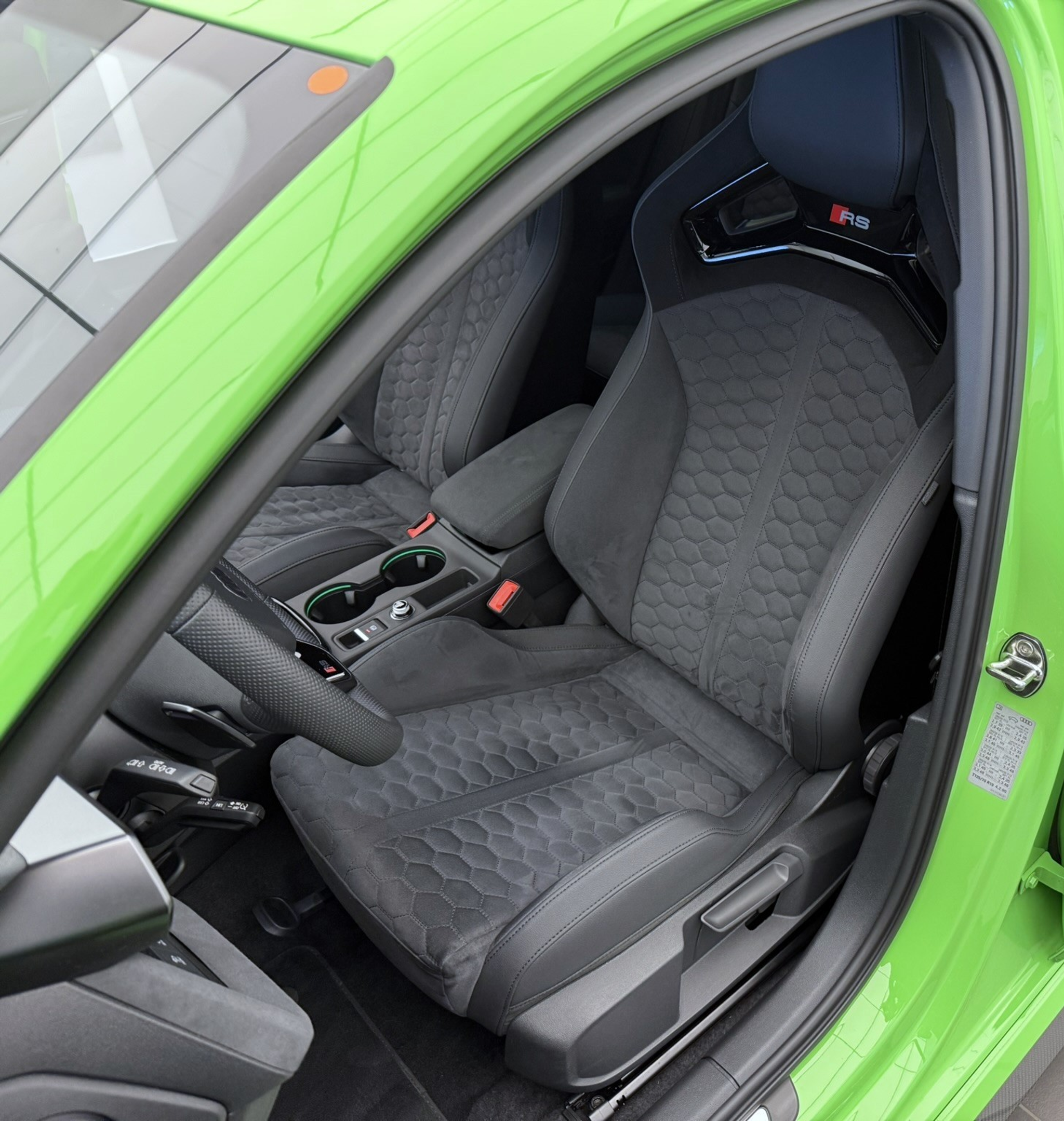 listing desktop thumbnail image 7