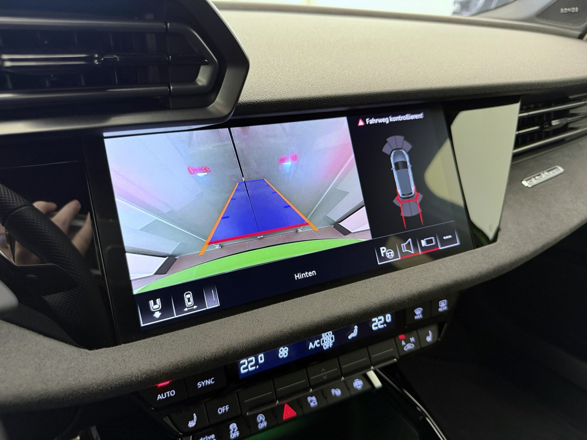 listing desktop thumbnail image 19