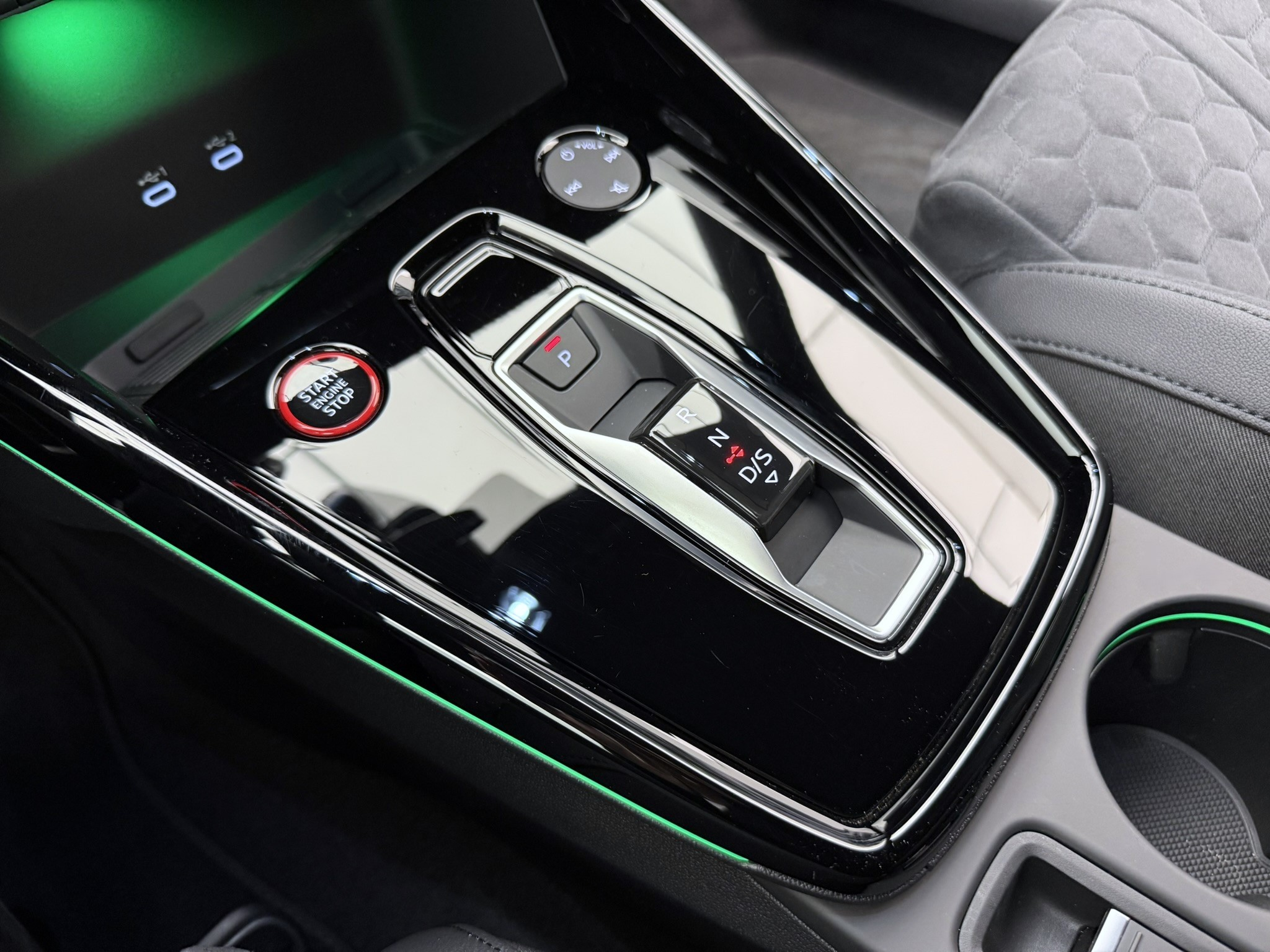 listing desktop thumbnail image 15