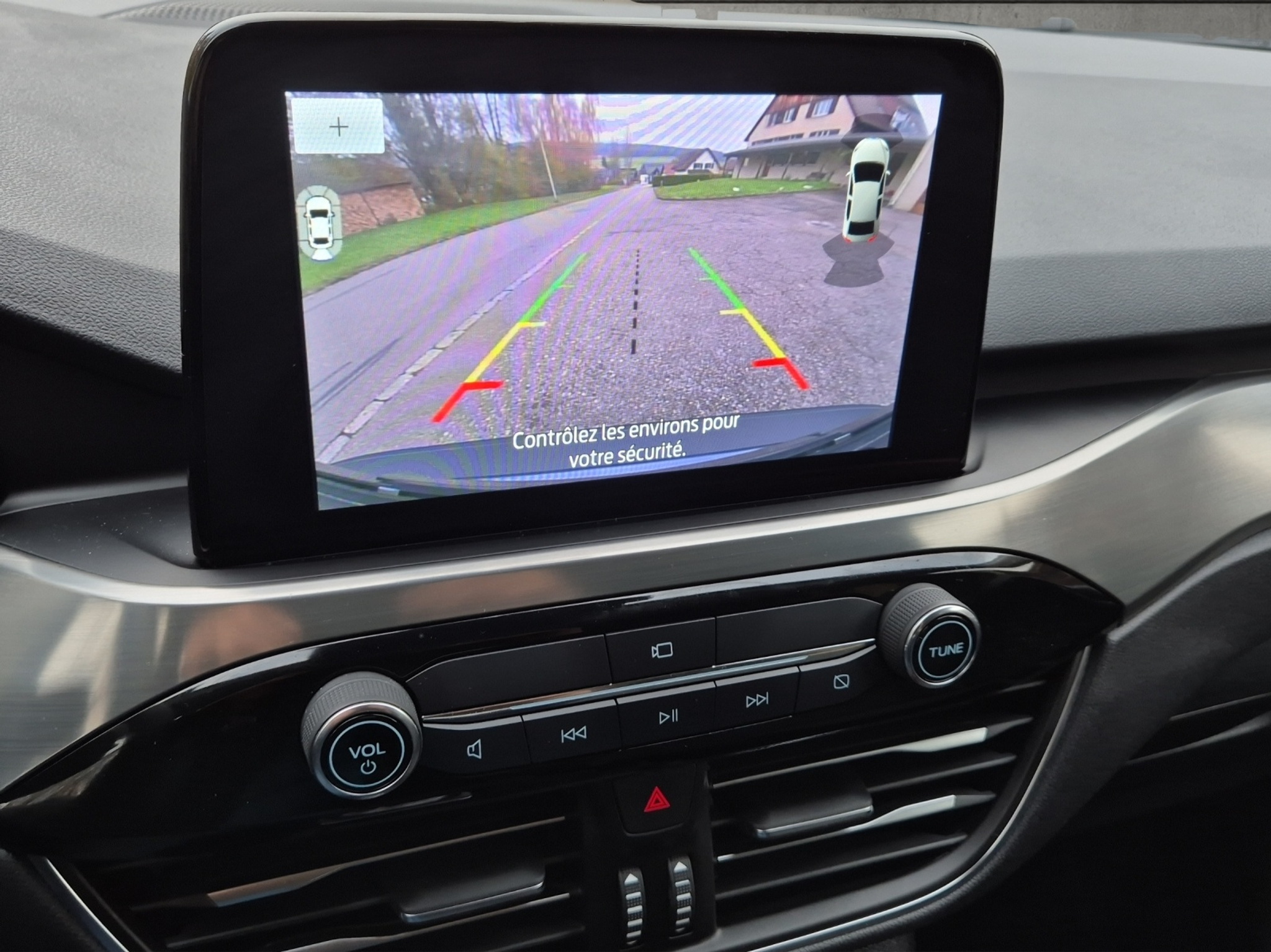 listing desktop thumbnail image 12