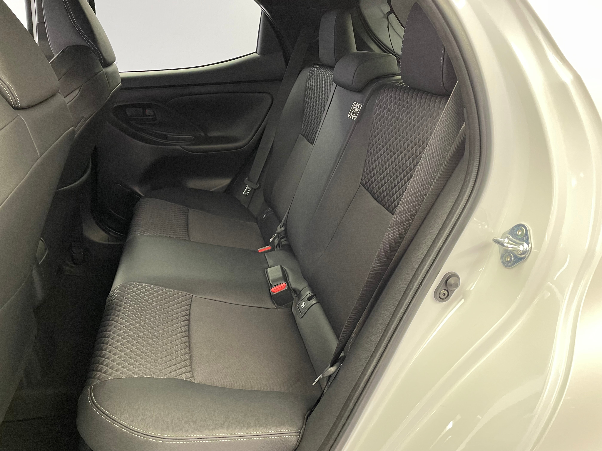 listing desktop thumbnail image 9