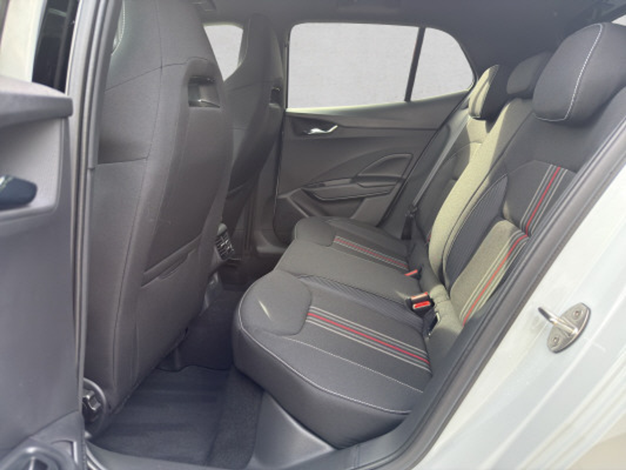 listing desktop thumbnail image 12