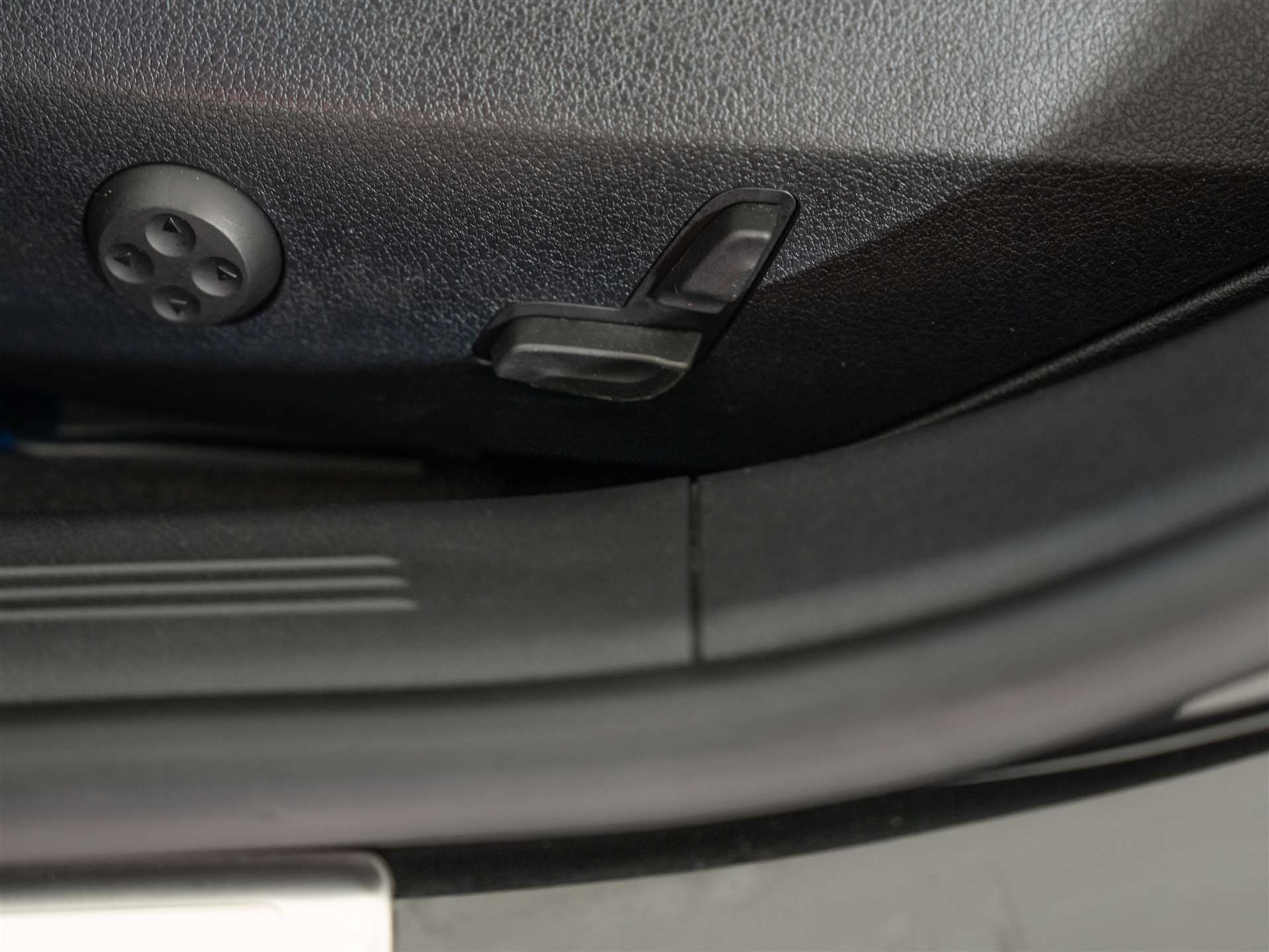 listing desktop thumbnail image 25