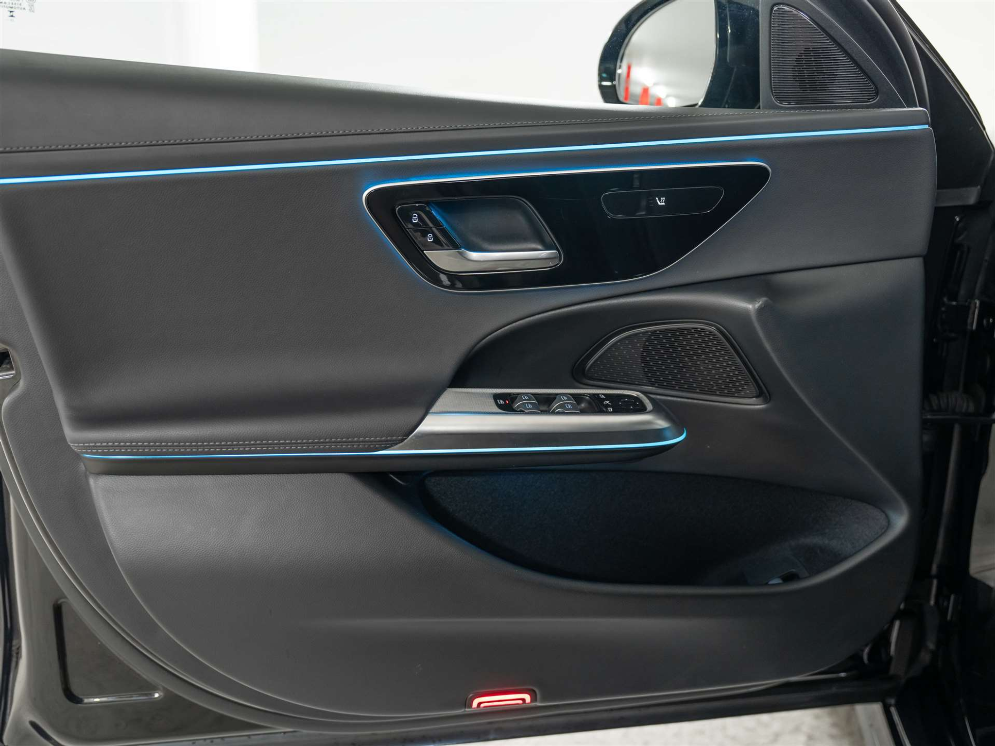 listing desktop thumbnail image 21