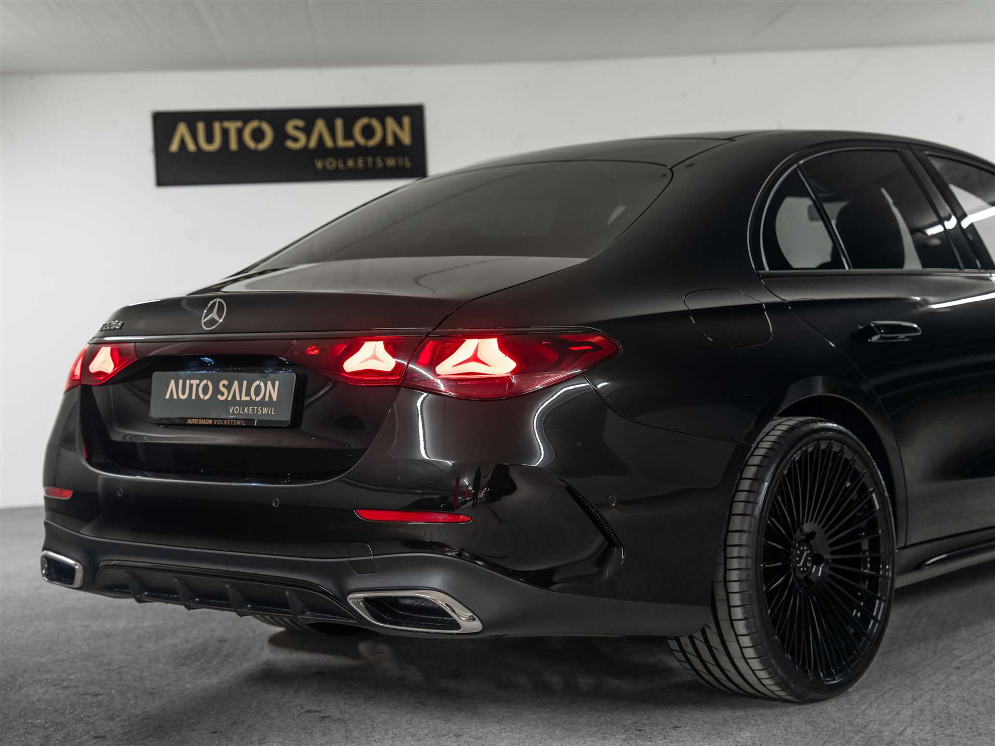 listing desktop thumbnail image 15