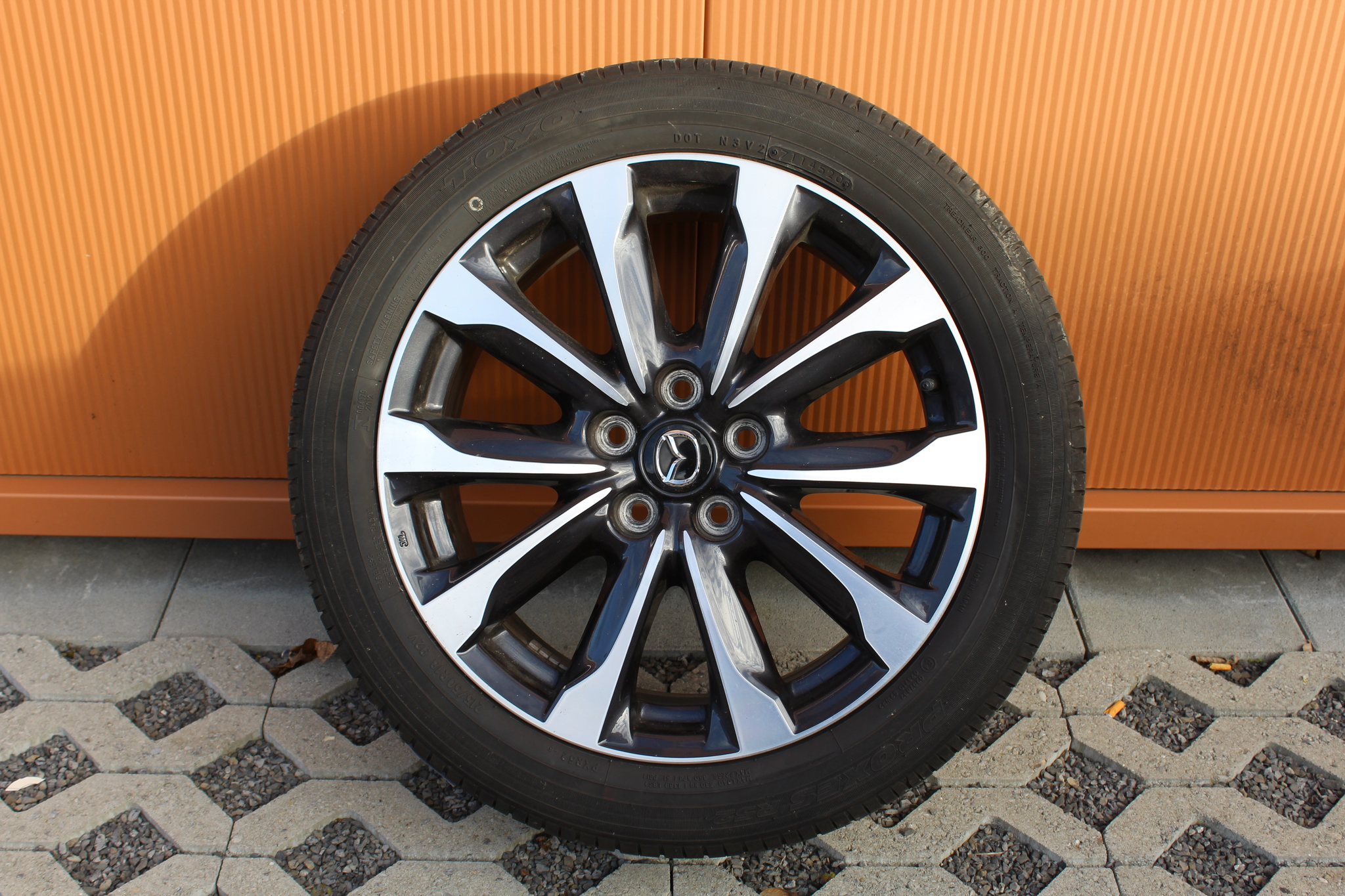 listing desktop thumbnail image 17