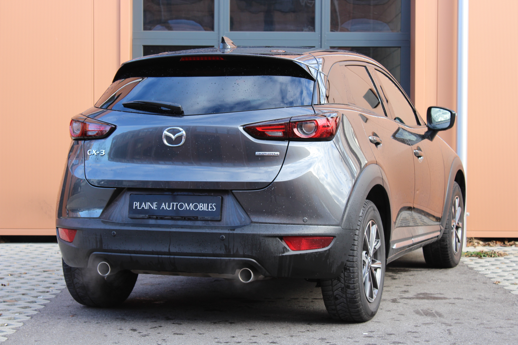 listing desktop thumbnail image 4