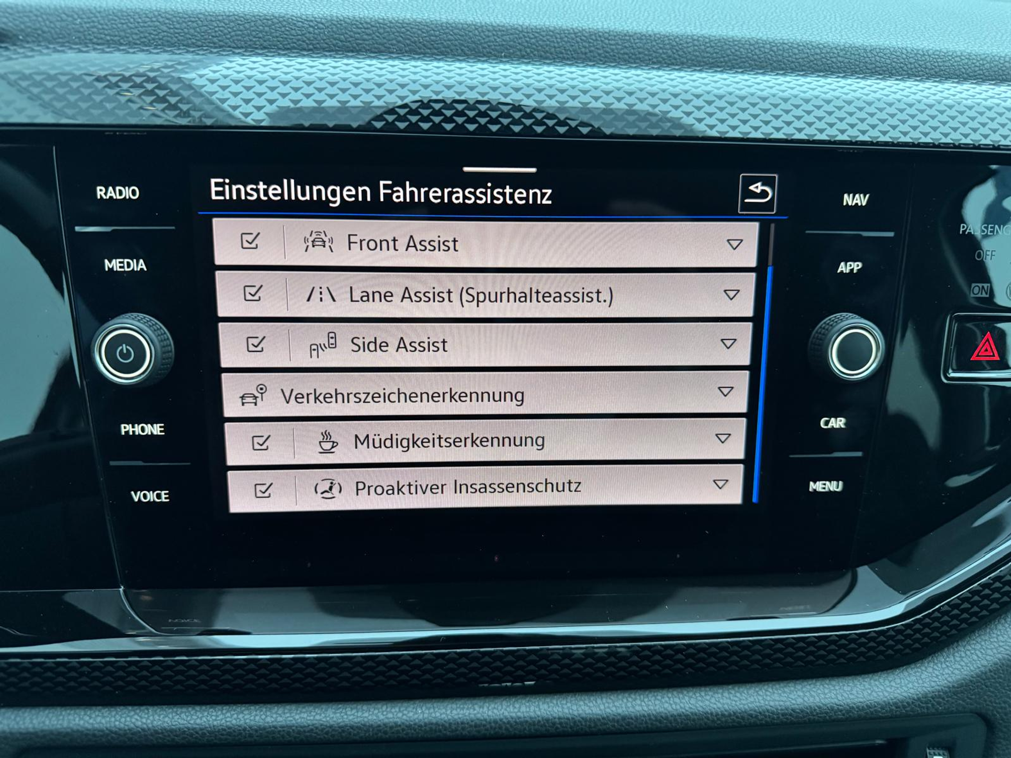 listing desktop thumbnail image 11