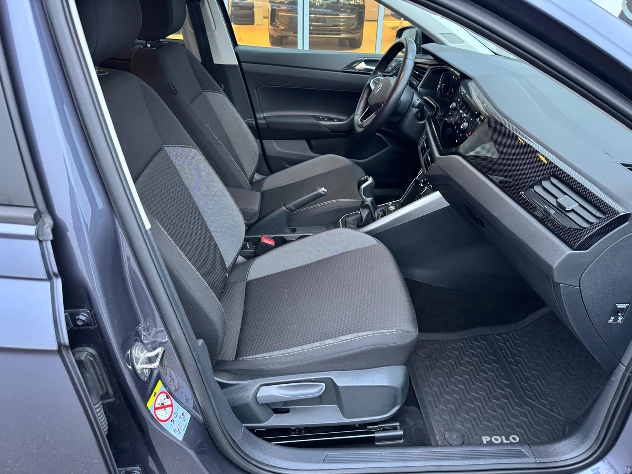 listing desktop thumbnail image 2