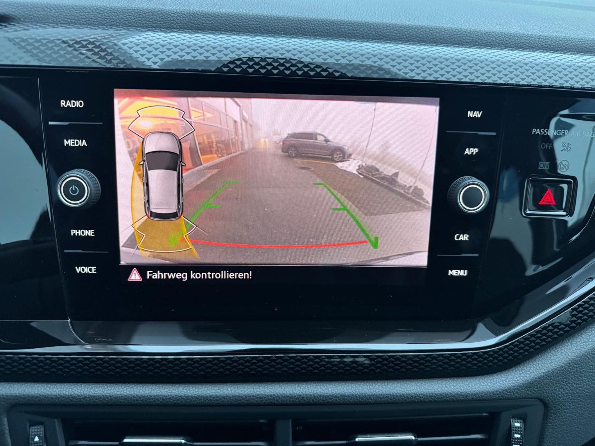 listing desktop thumbnail image 9