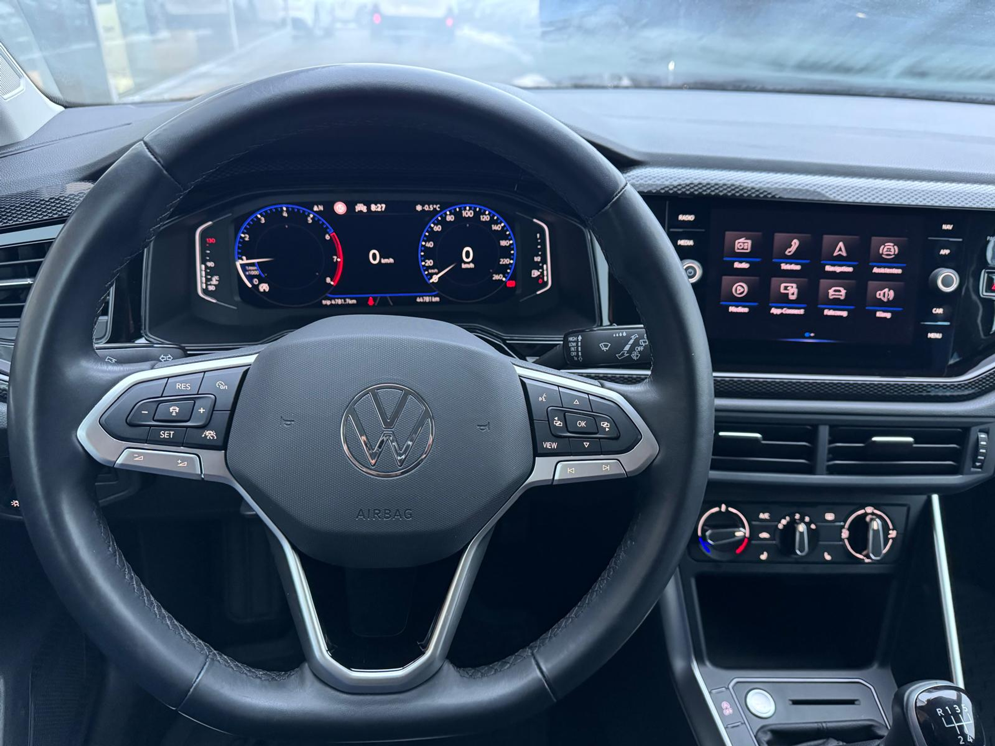 listing desktop thumbnail image 8