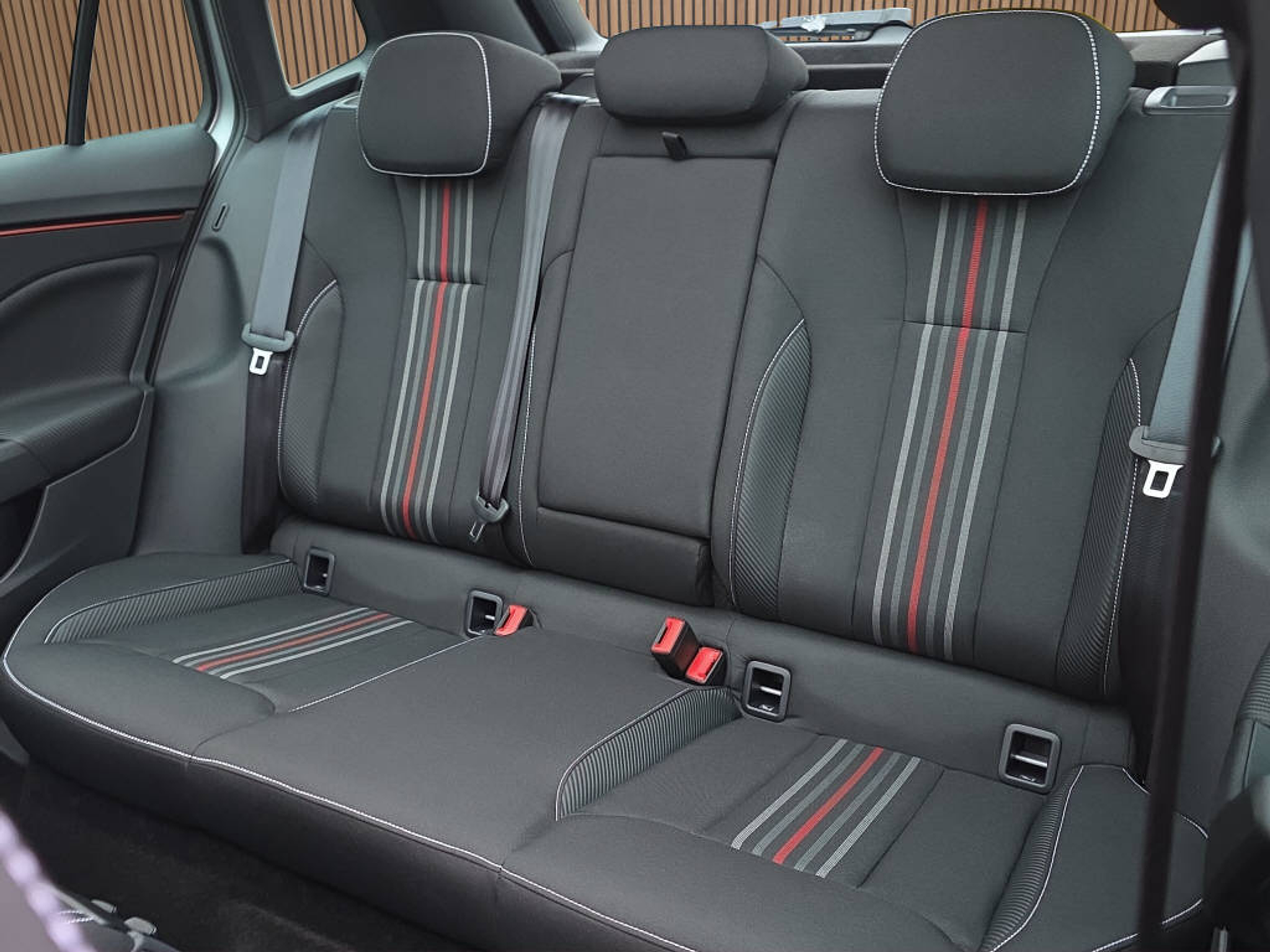 listing desktop thumbnail image 14