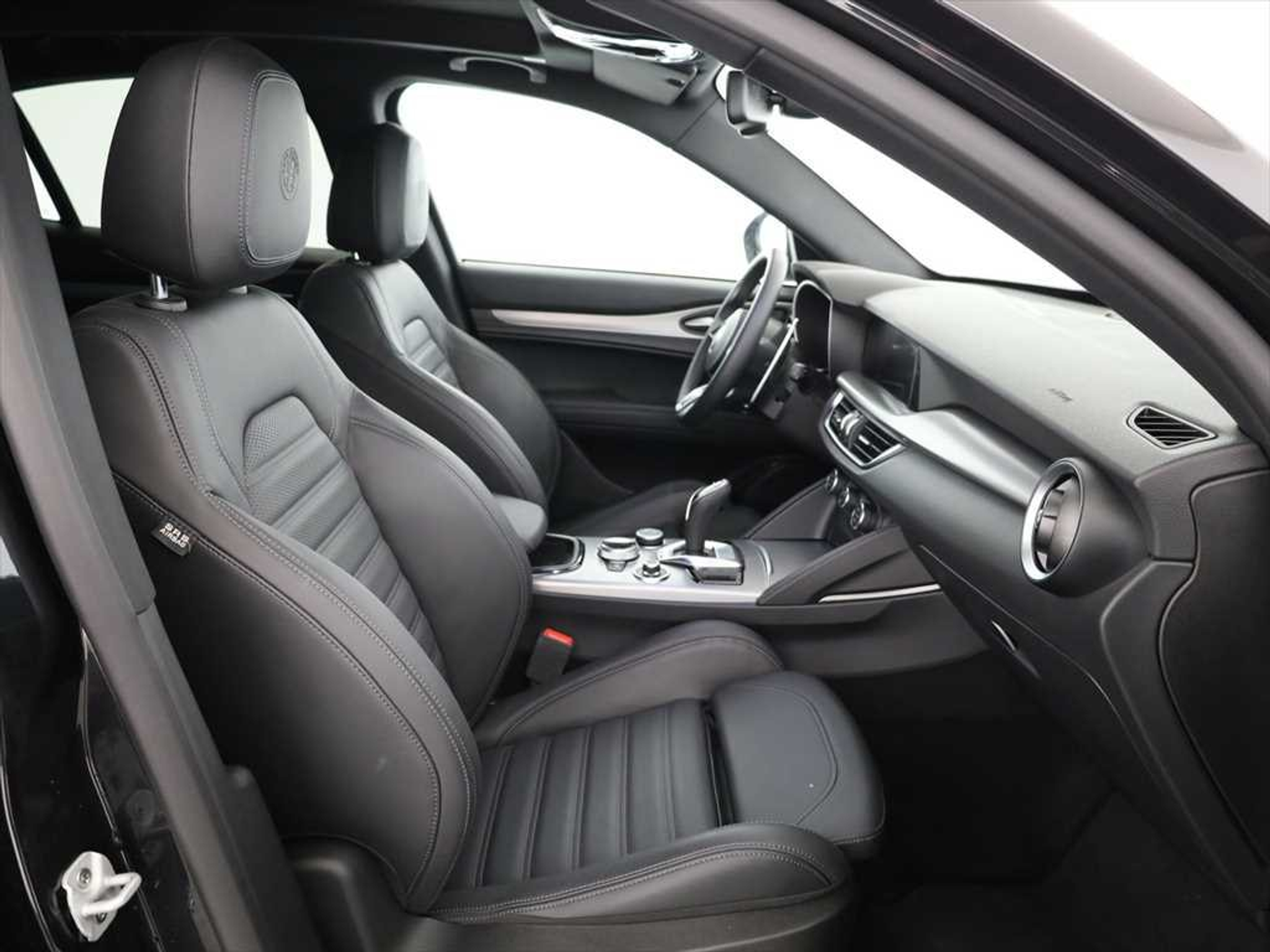 listing desktop thumbnail image 8