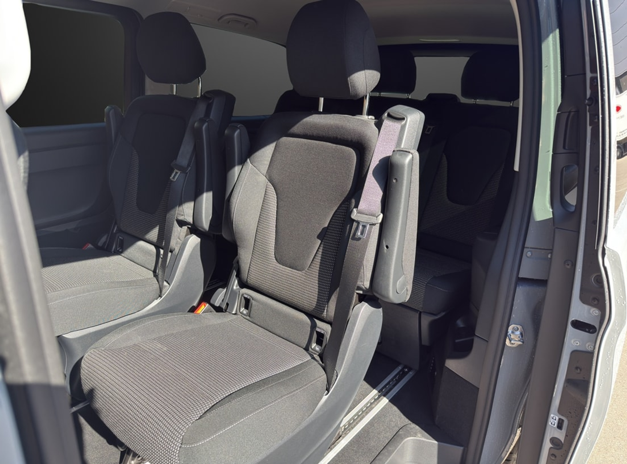 listing desktop thumbnail image 10