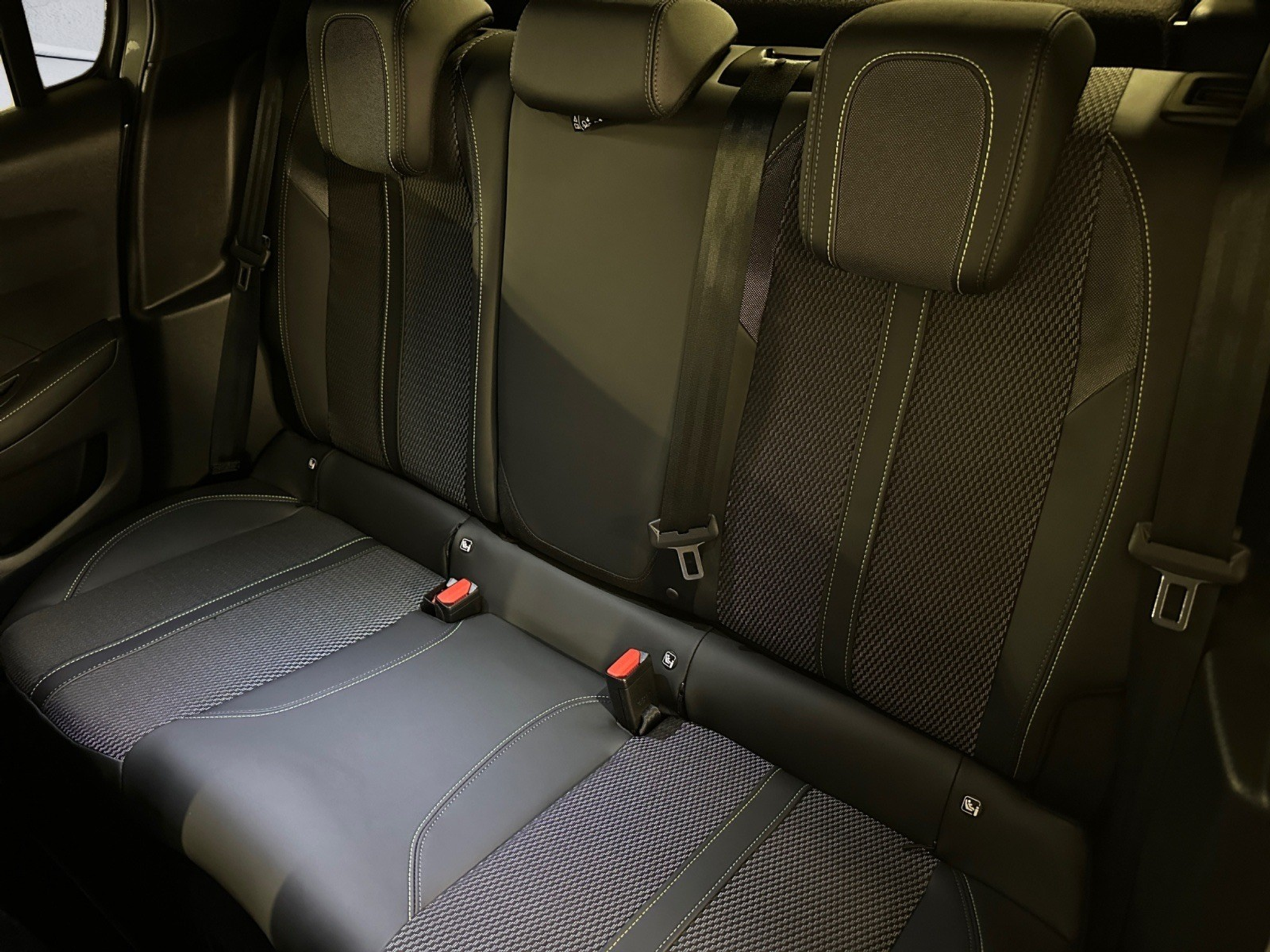 listing desktop thumbnail image 14