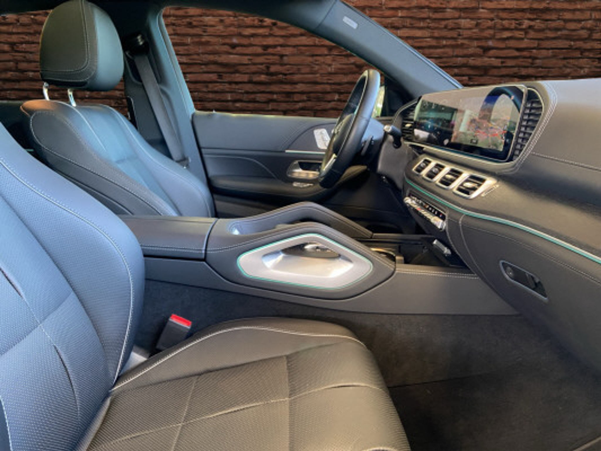 listing desktop thumbnail image 12