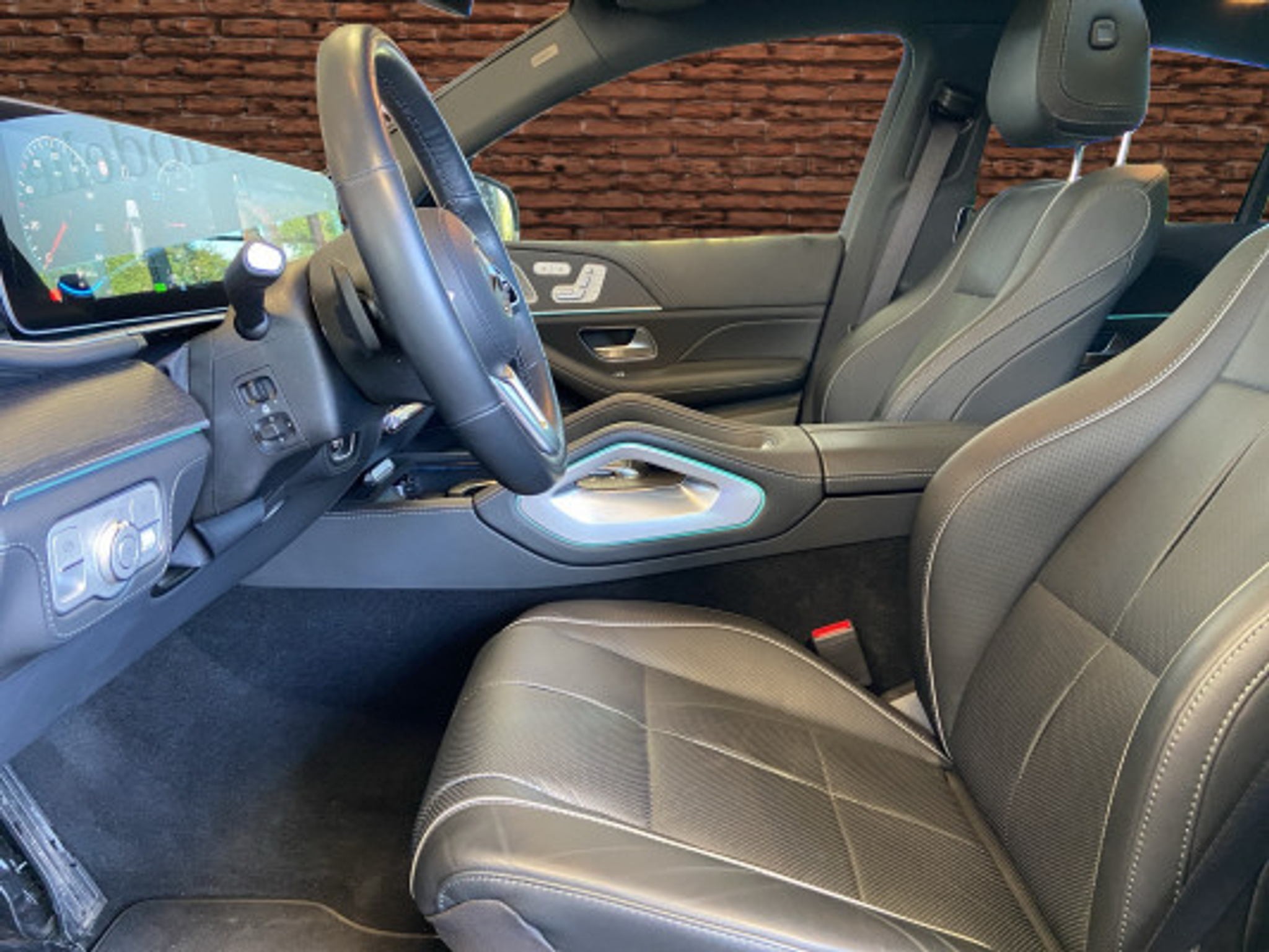 listing desktop thumbnail image 11