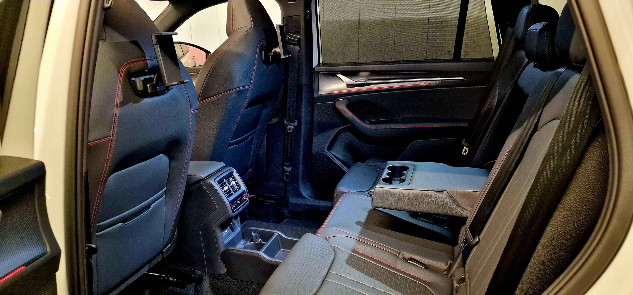 listing desktop thumbnail image 17