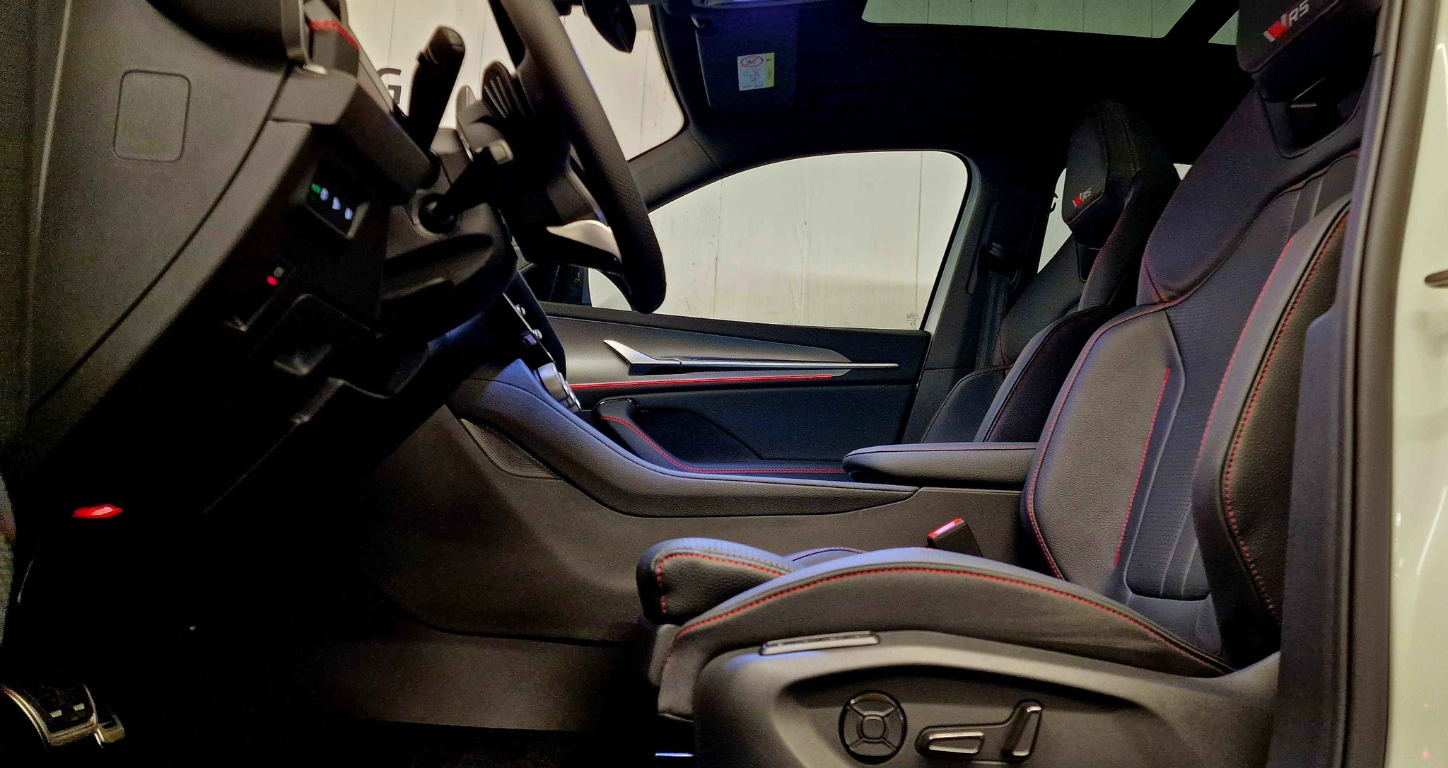 listing desktop thumbnail image 3