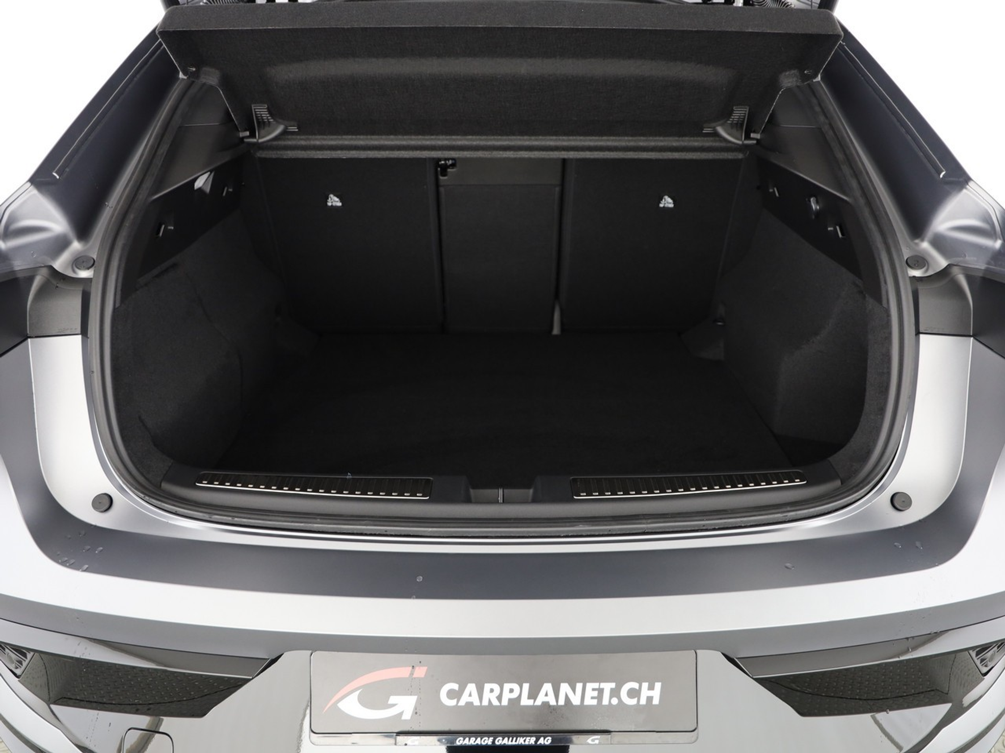 listing desktop thumbnail image 8