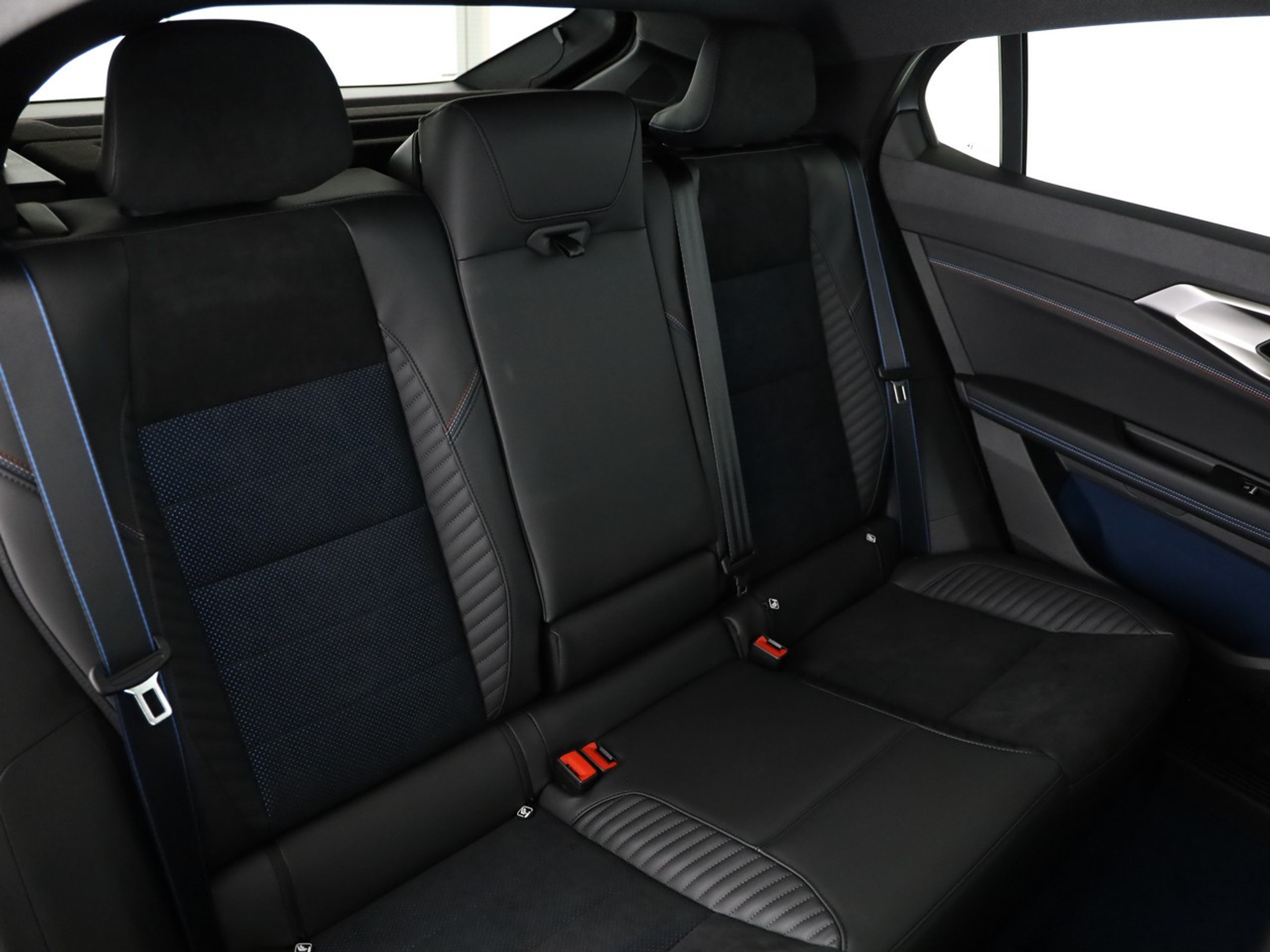 listing desktop thumbnail image 7