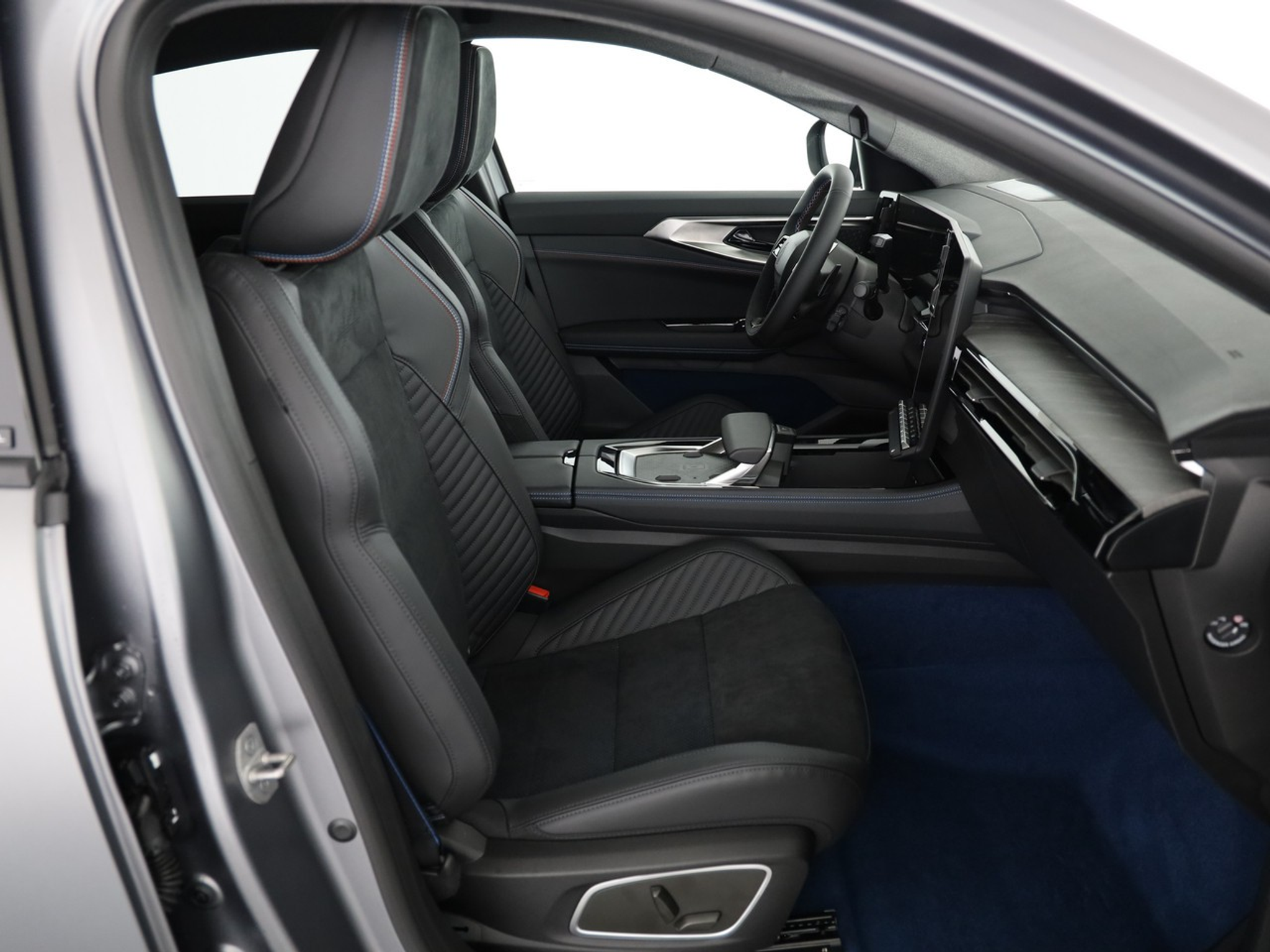 listing desktop thumbnail image 6