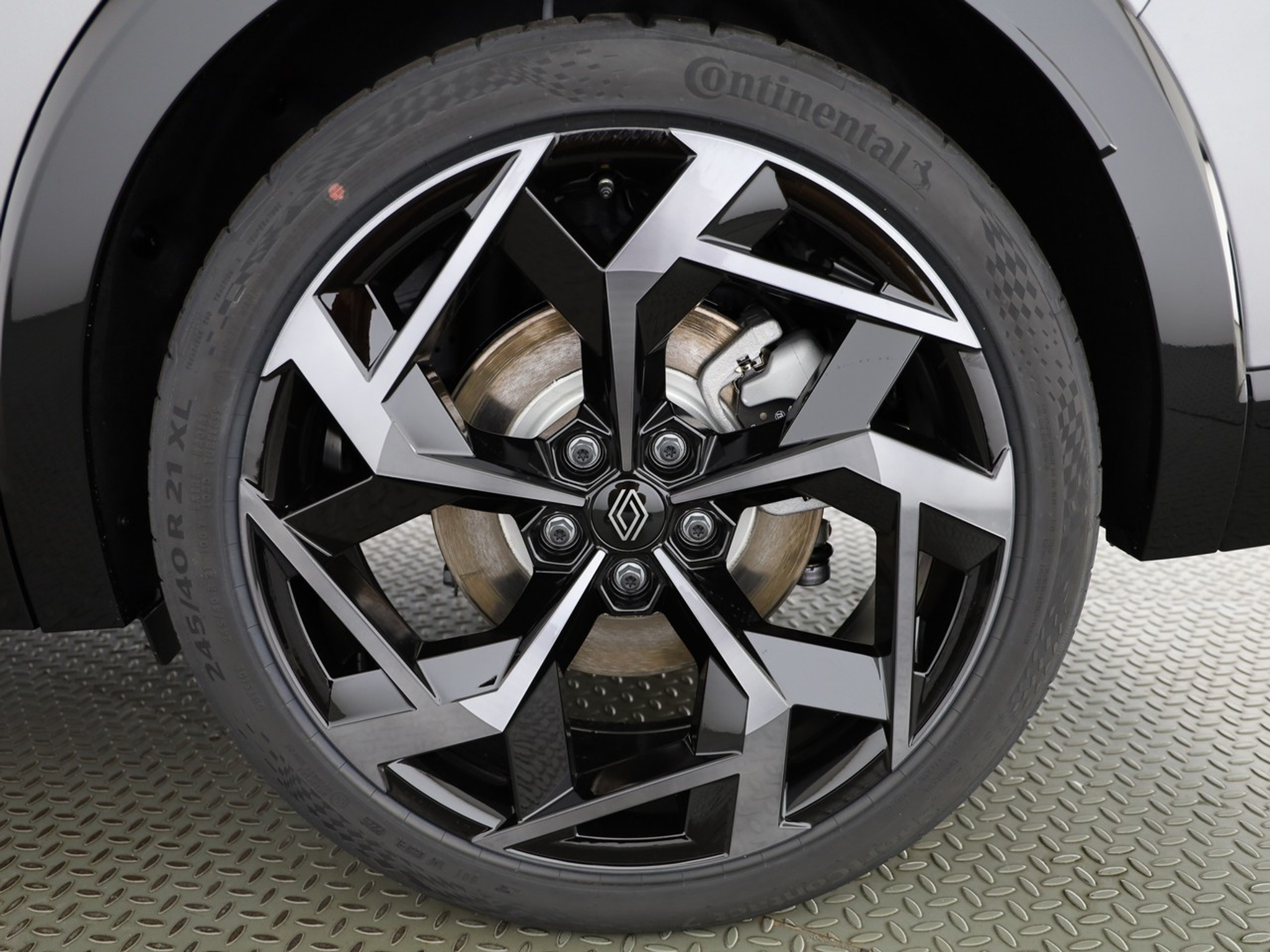 listing desktop thumbnail image 3