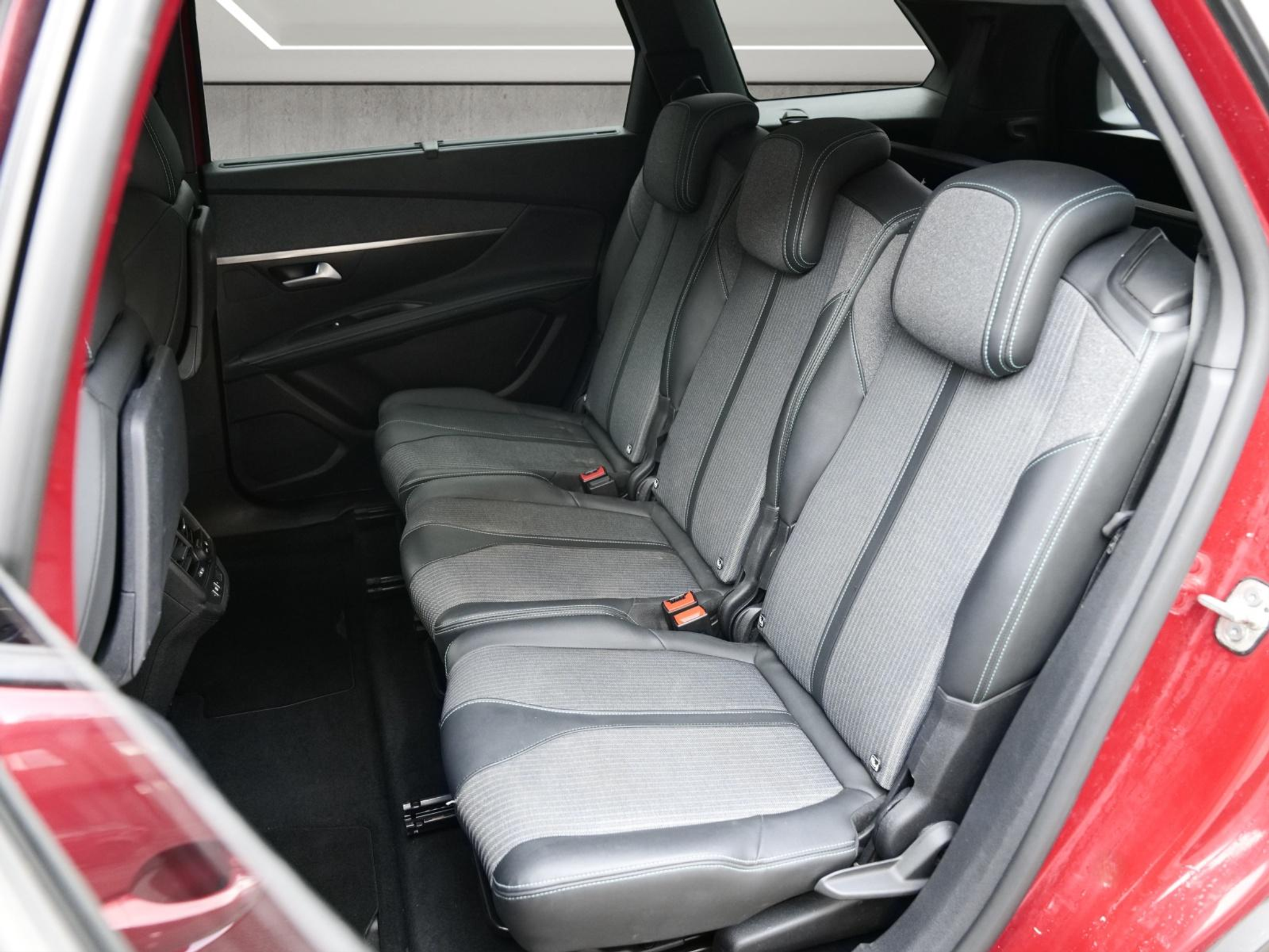 listing desktop thumbnail image 11