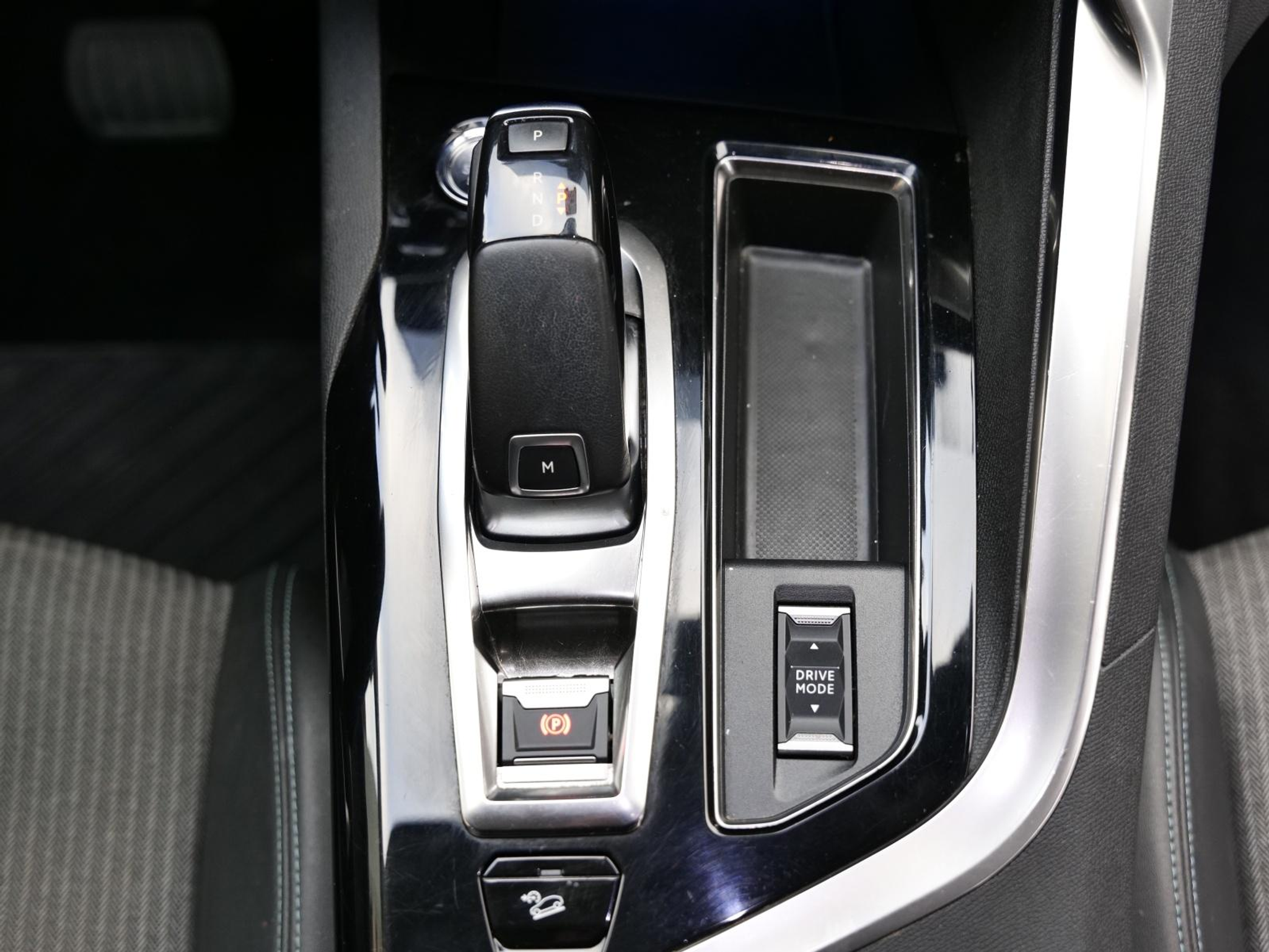 listing desktop thumbnail image 23