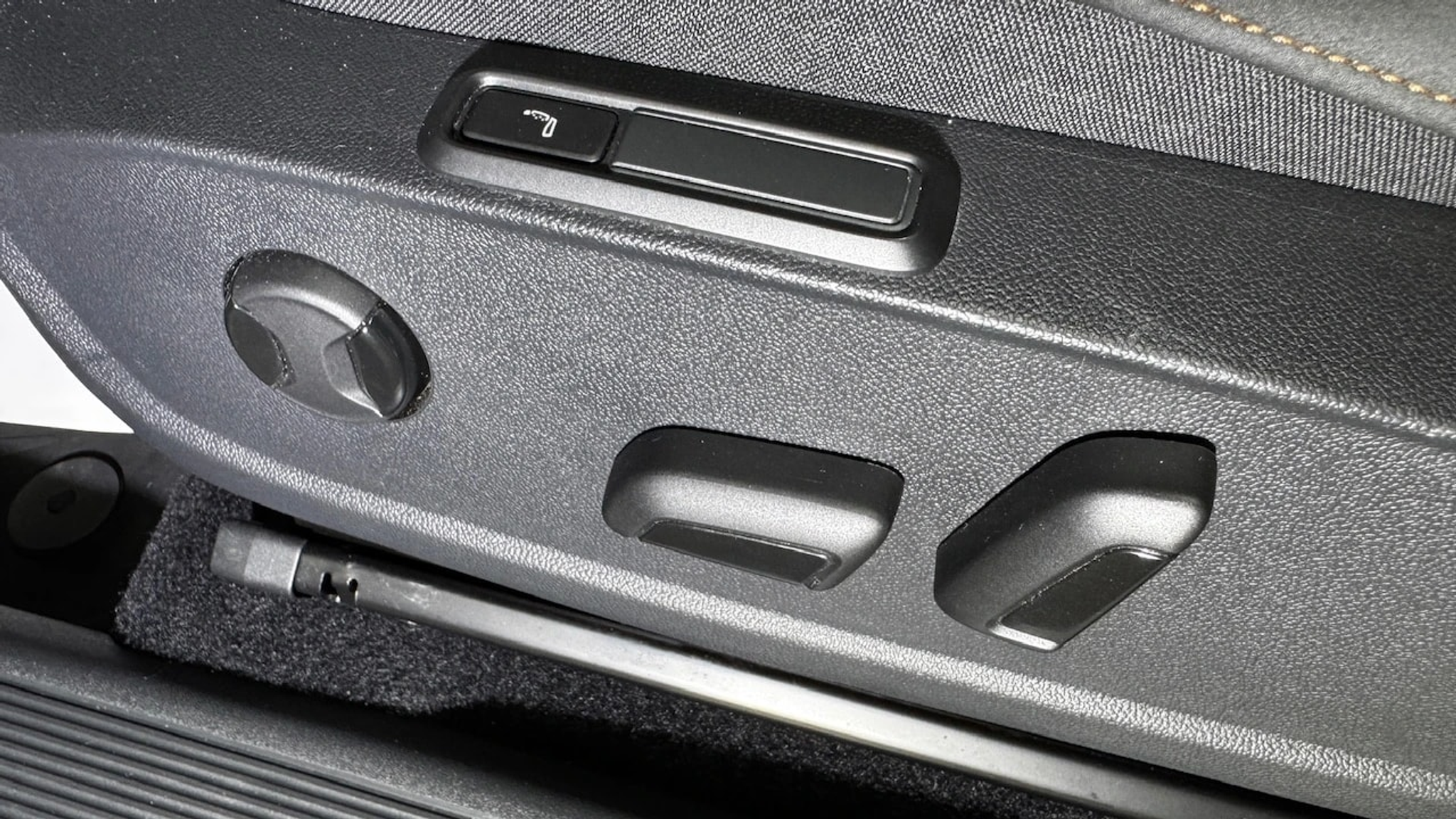 listing desktop thumbnail image 12