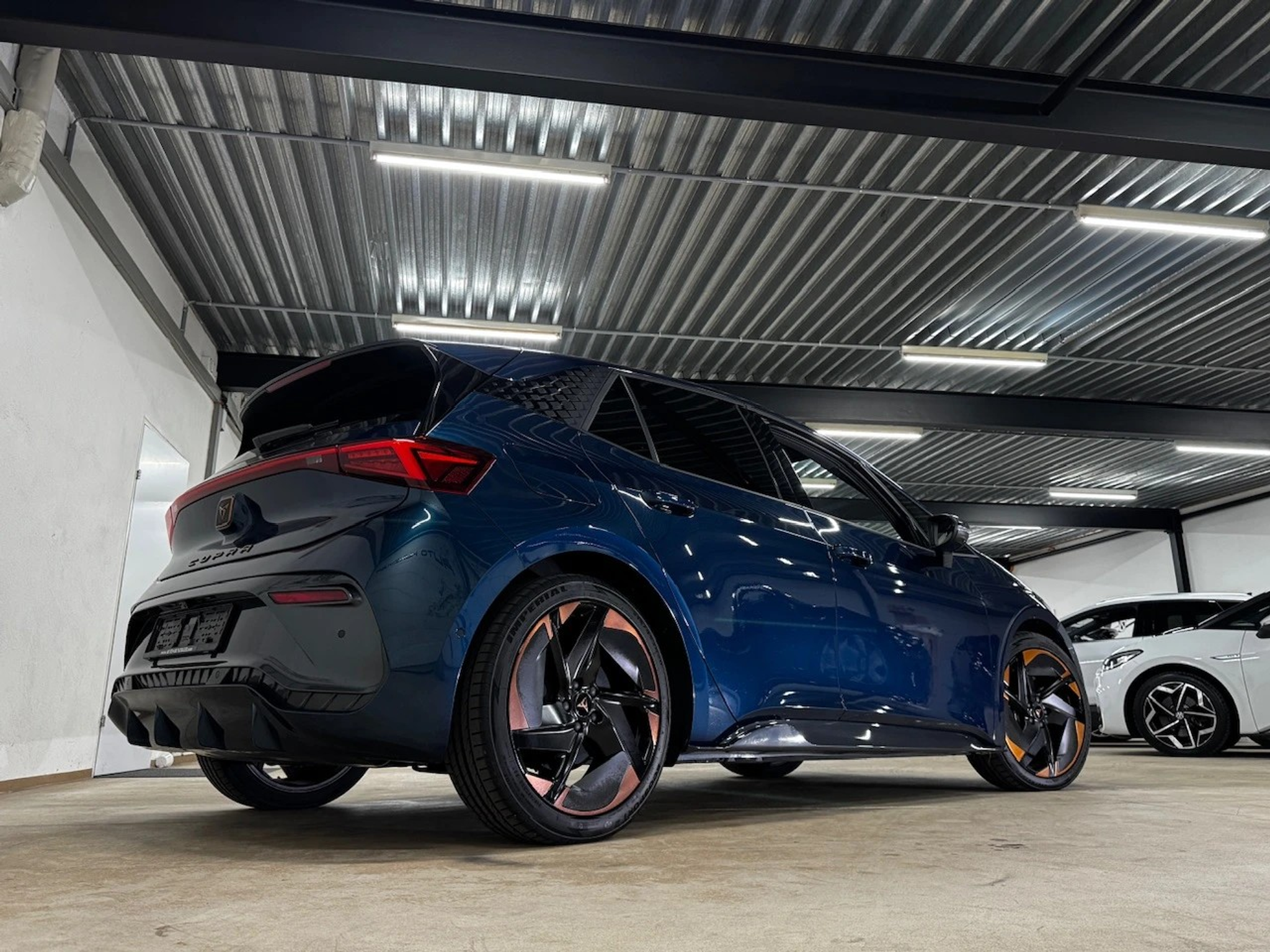 listing desktop thumbnail image 4