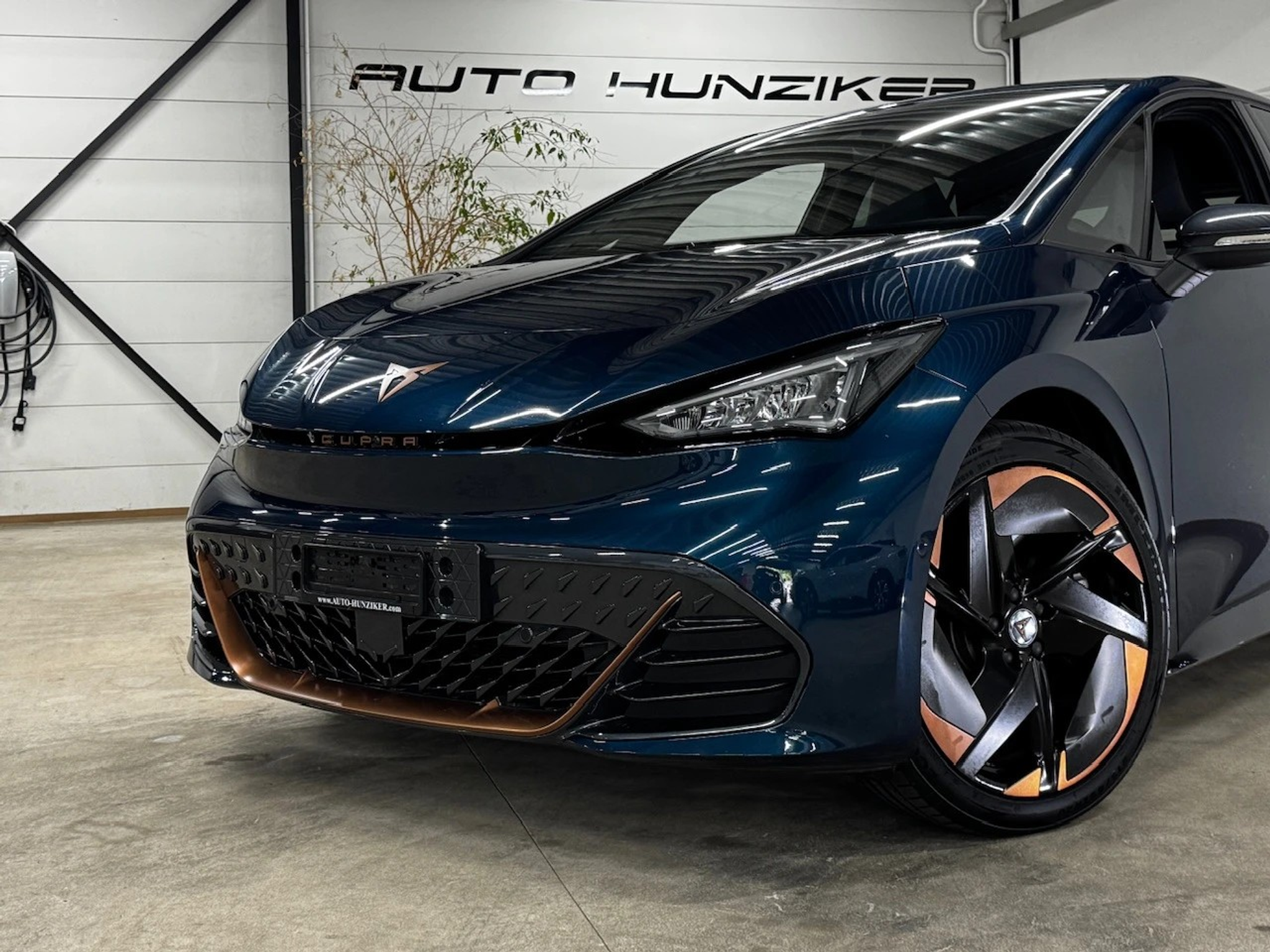 listing desktop thumbnail image 1