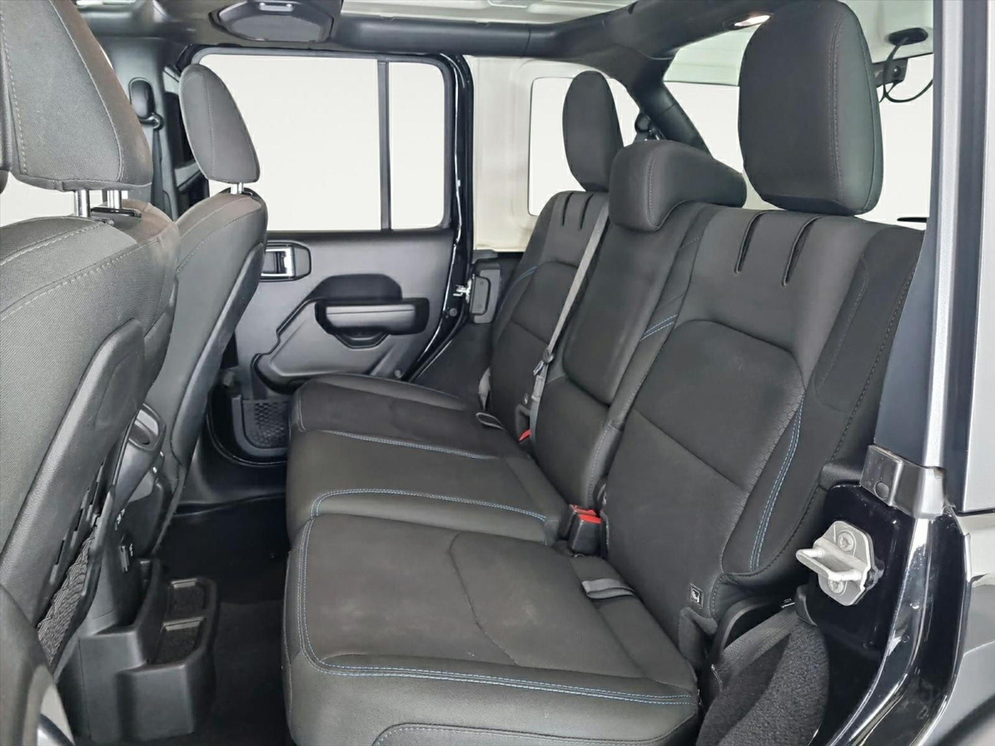 listing desktop thumbnail image 14