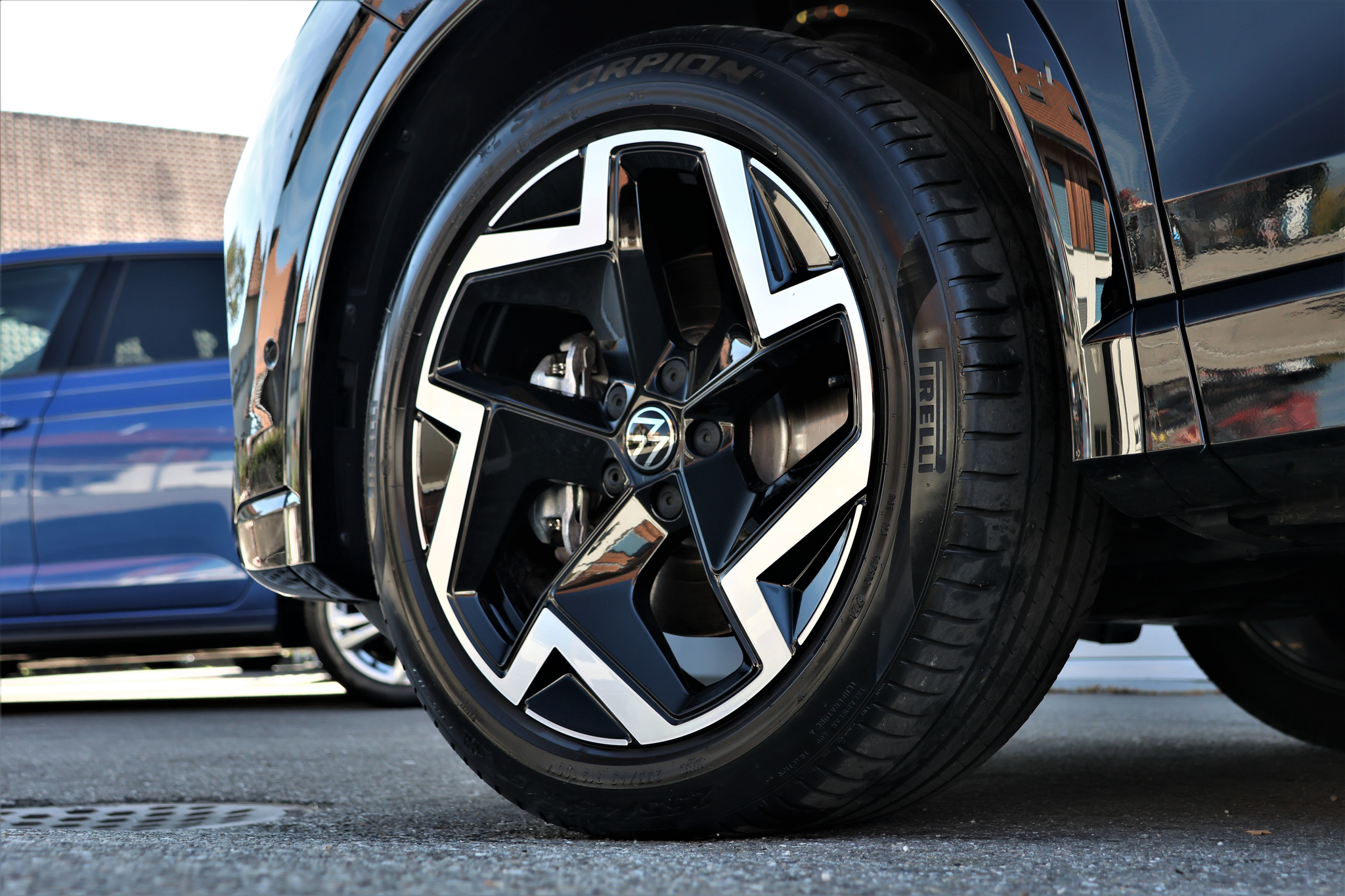 listing desktop thumbnail image 5