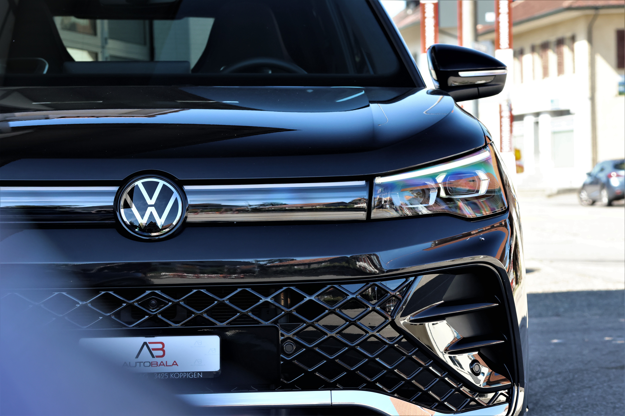 listing desktop thumbnail image 1