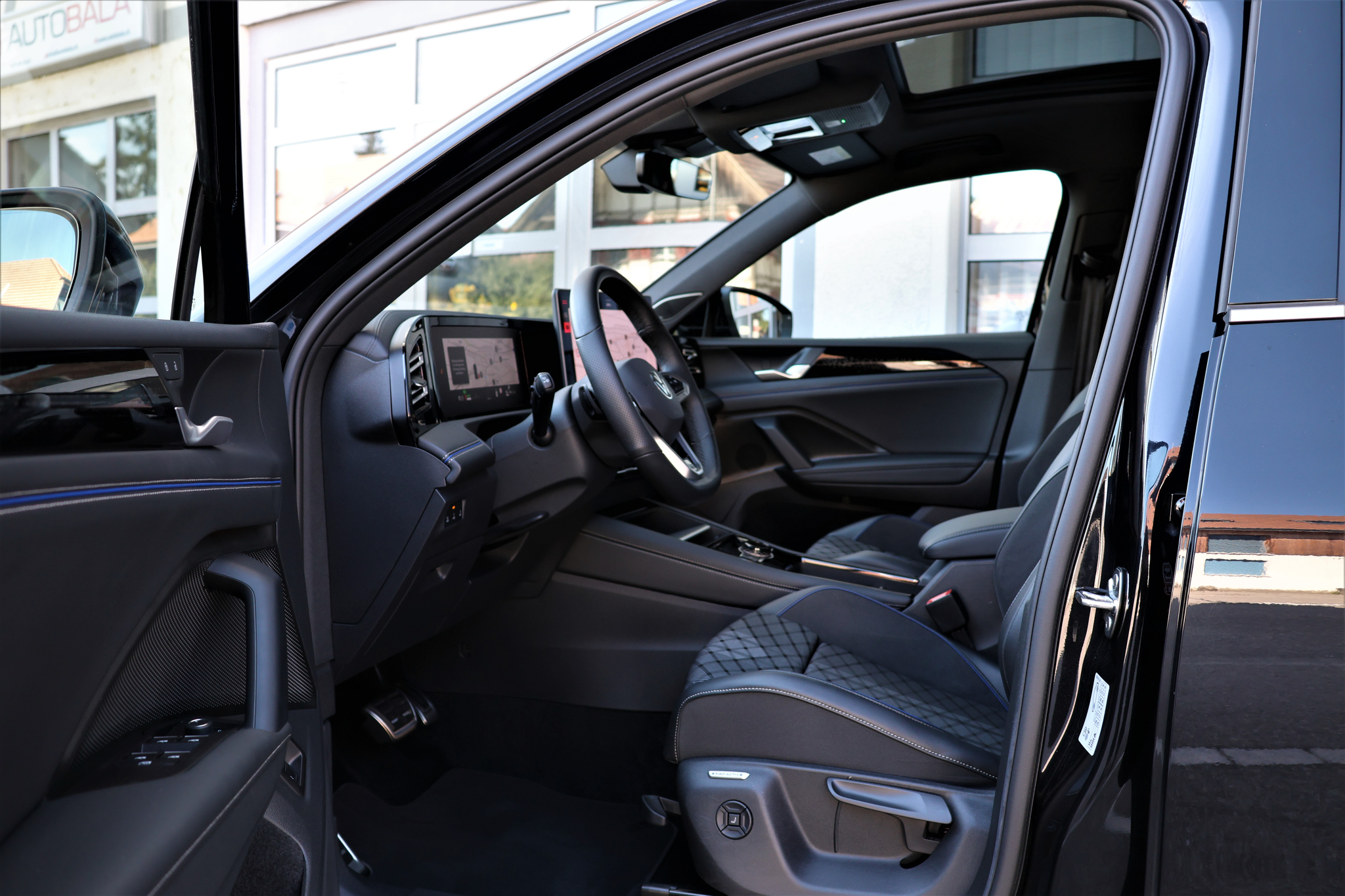 listing desktop thumbnail image 7