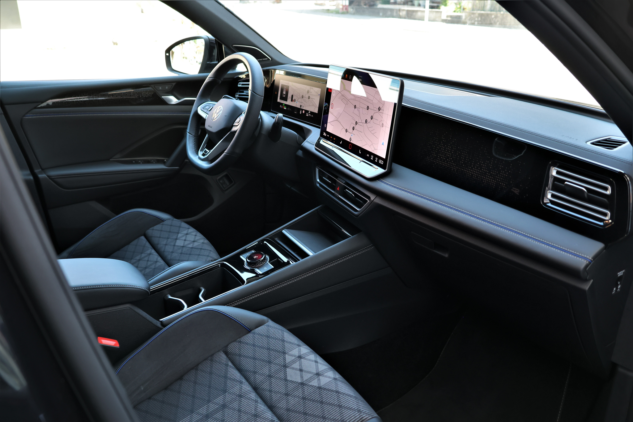 listing desktop thumbnail image 18